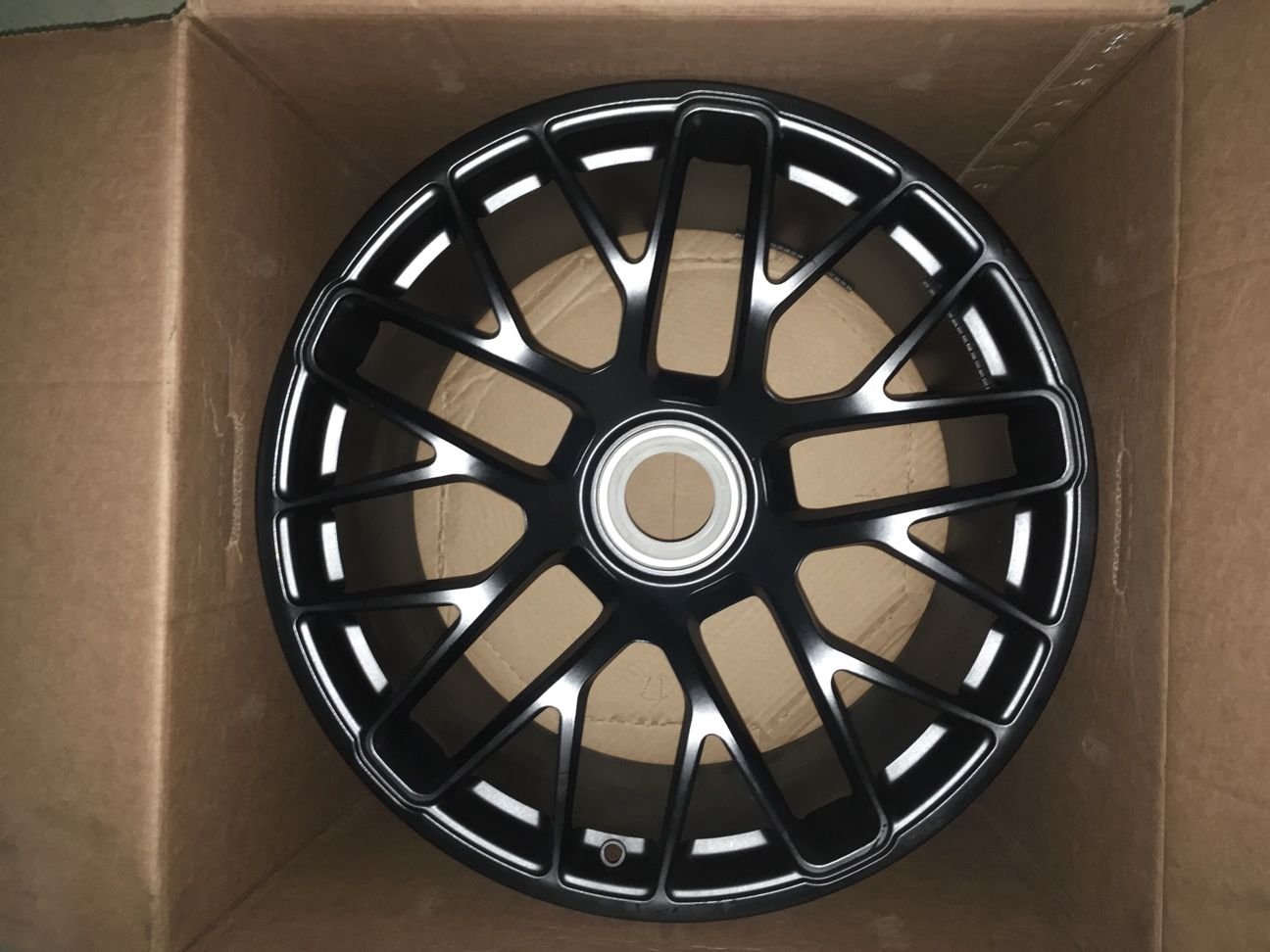 Wheels and Tires/Axles - Porsche 2015 911 GTS center lock wheels (4) in perfect condition - New - All Years Porsche 911 - Egg Harbor Township, NJ 08234, United States