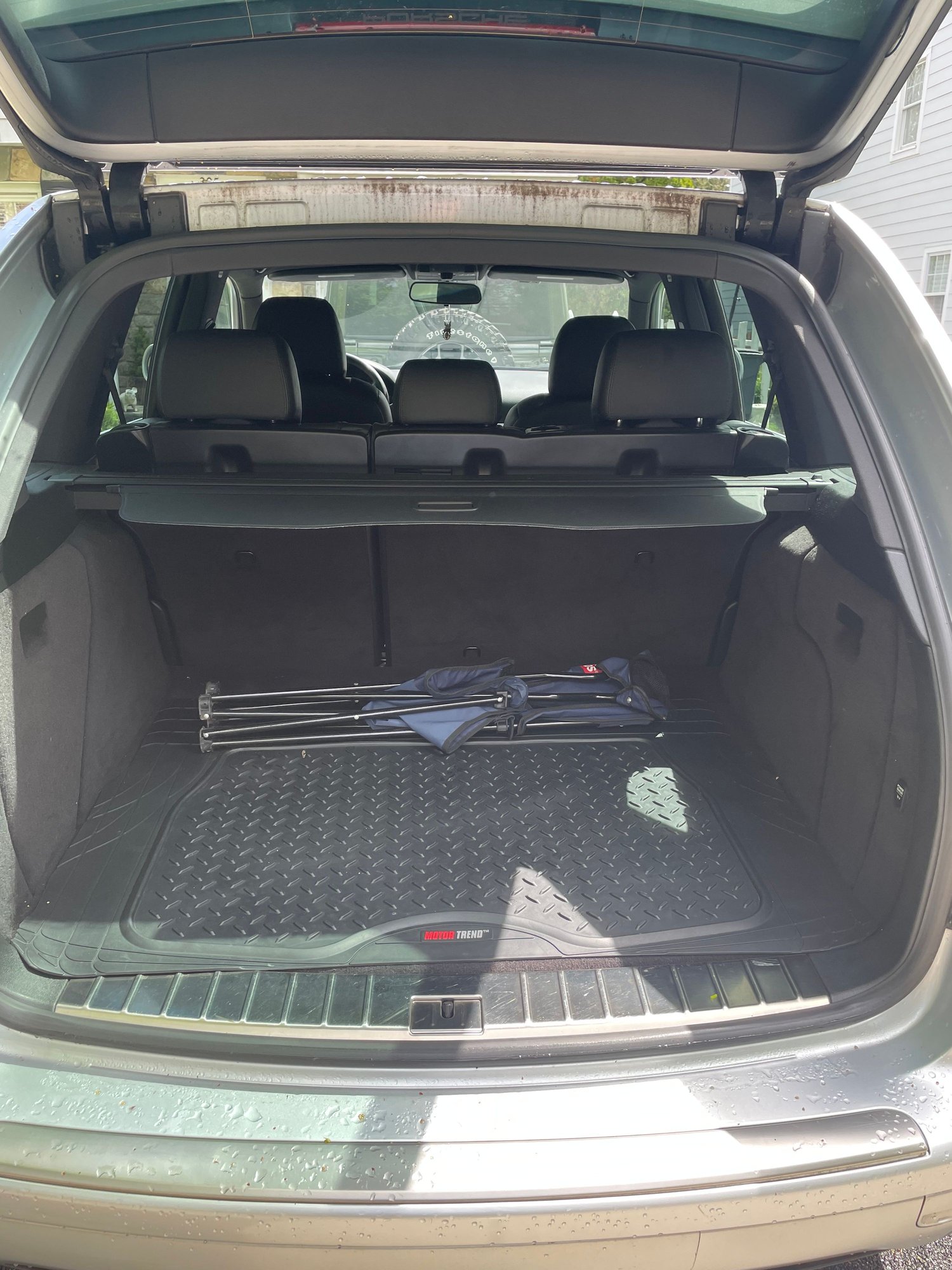 2009 Porsche Cayenne - 2009 Porsche Cayenne V6- Rare low miles - Used - VIN WP1AA29P09LA11538 - 64,000 Miles - 6 cyl - AWD - Automatic - SUV - Silver - Ridgewood, NJ 07450, United States