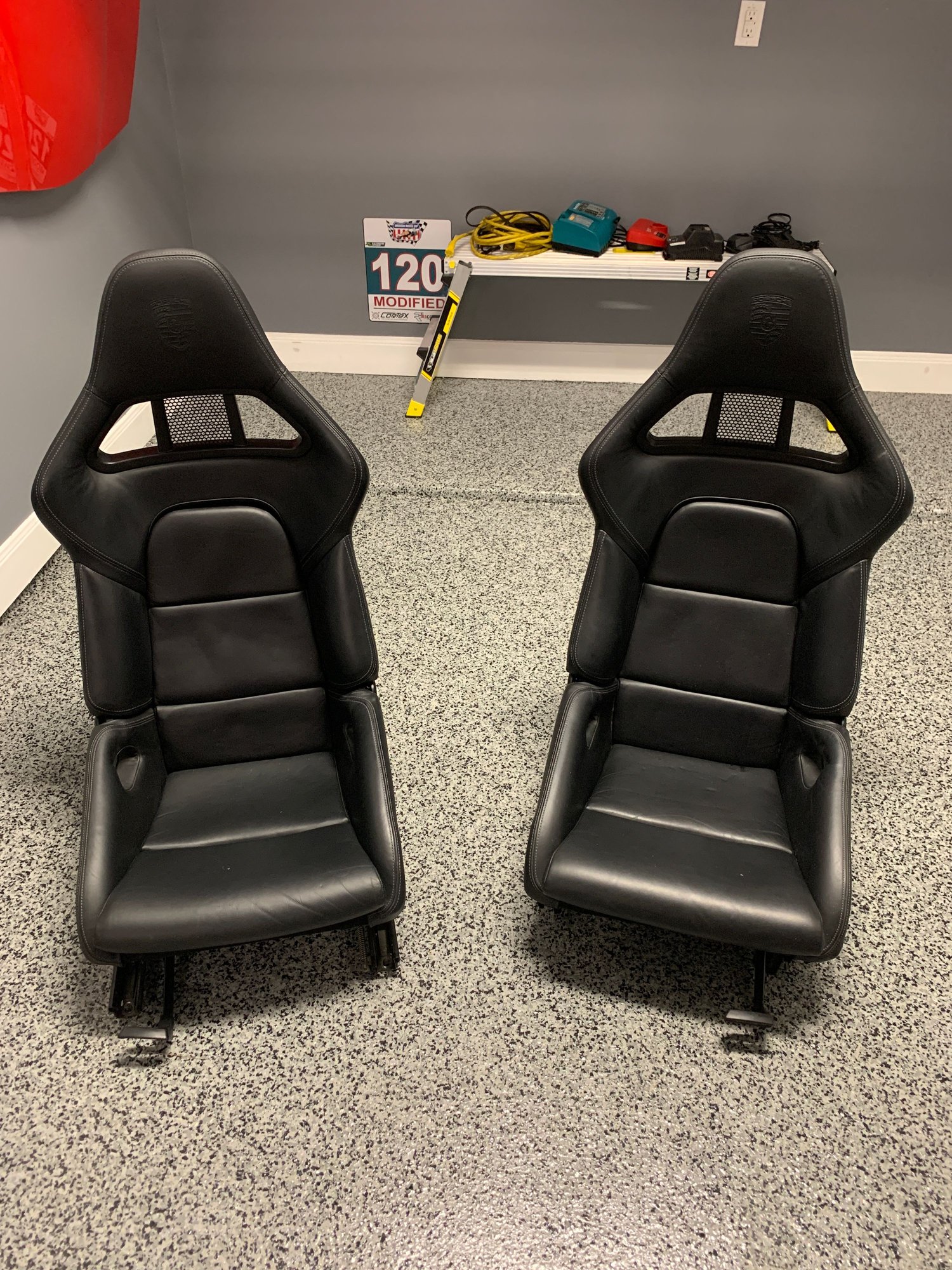 Carbon Fiber Folding LWB Seats in perfect condition - Rennlist ...