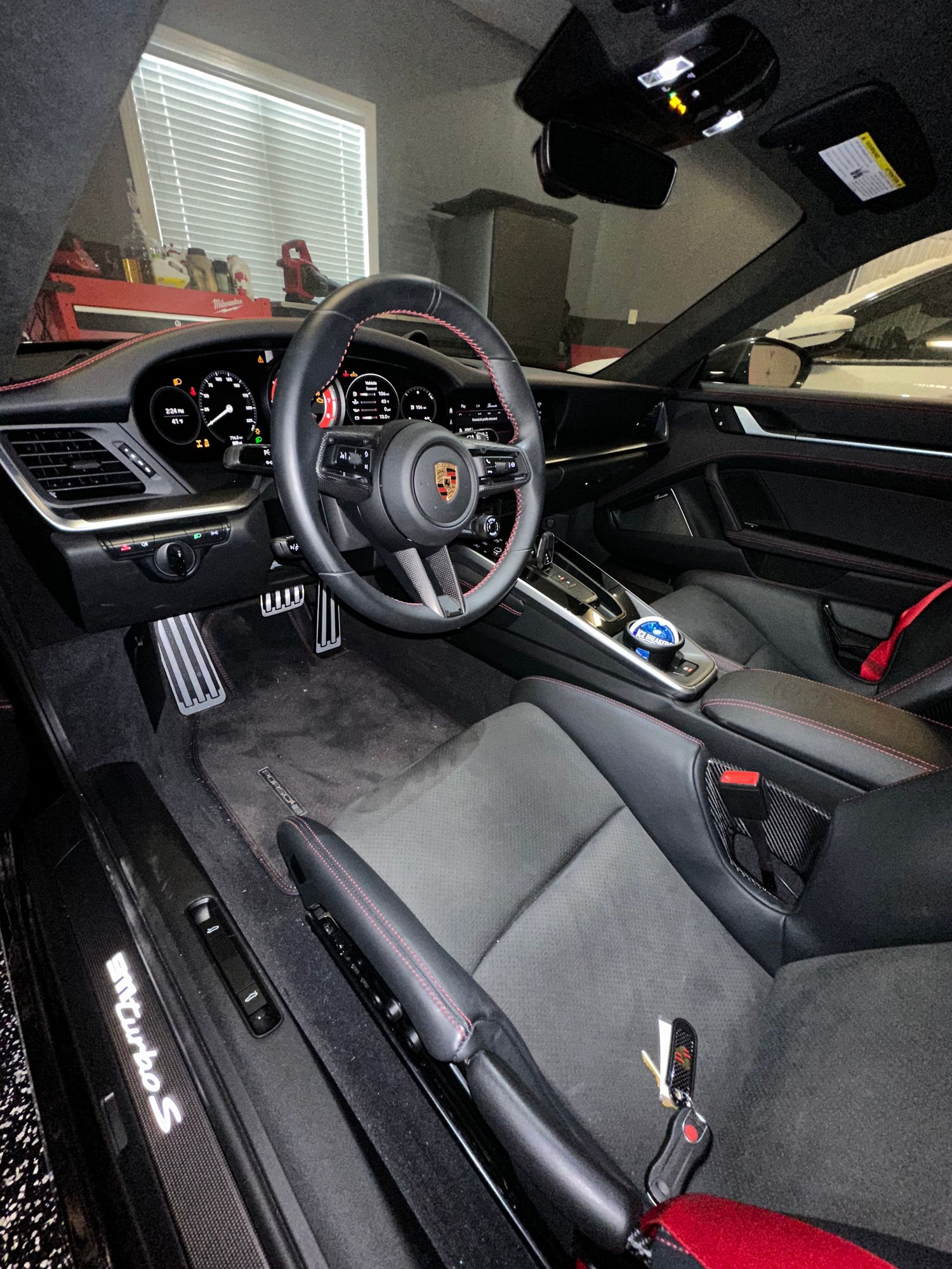 2022 Porsche 911 - For Sale 2022 911 (992) Turbo S, Carbon Buckets, Low Miles - Used - VIN WP0AD2A99NS255064 - 800 Miles - 6 cyl - AWD - Automatic - Coupe - Black - Washington, MI 48095, United States