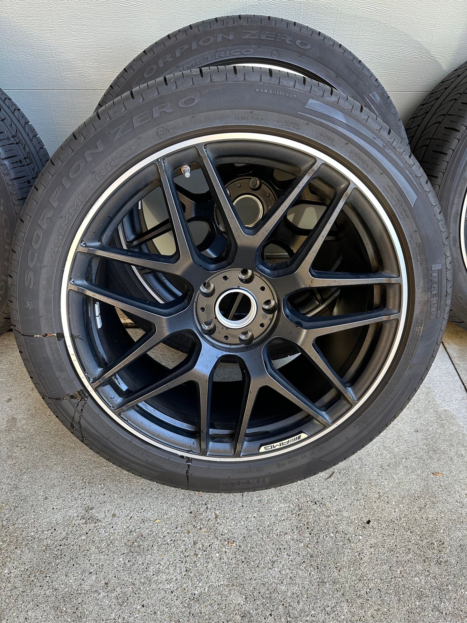 Wheels and Tires/Axles - 22 inch Mercedes-Benz G63 AMG Wheels & Tires - Used - 2020 to 2023 Mercedes-Benz G63 AMG - Madison, WI 53705, United States