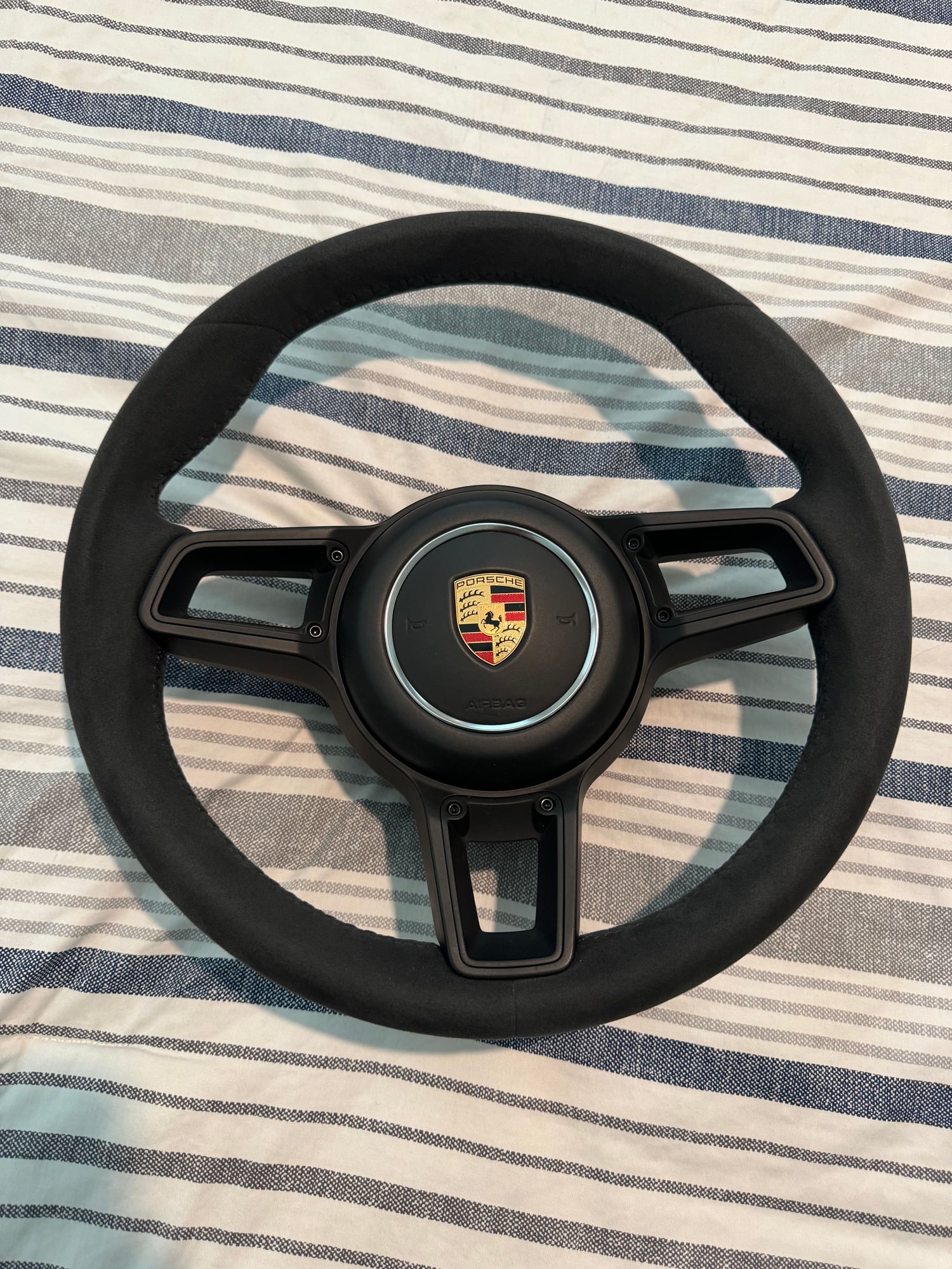 Interior/Upholstery - Like new OEM 991.2 Alcantara GT steering wheel - Used - -1 to 2025 Porsche 911 - Chandler, AZ 85249, United States