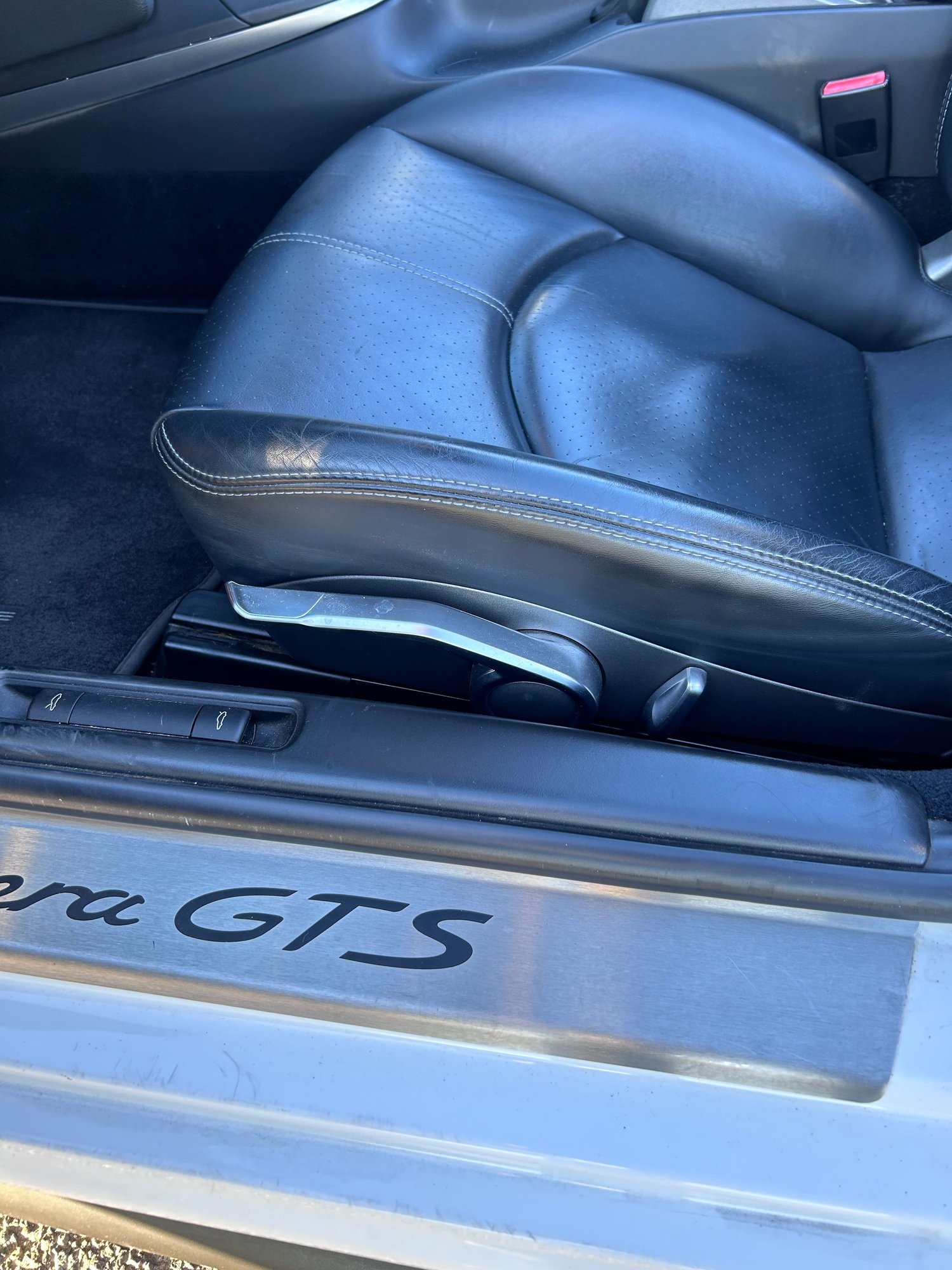 2012 Porsche 911 - 997.2 GTS manual - Used - VIN WP0CB2A96CS754660 - 35,600 Miles - 6 cyl - 2WD - Manual - Convertible - White - Granite Bay, CA 95746, United States