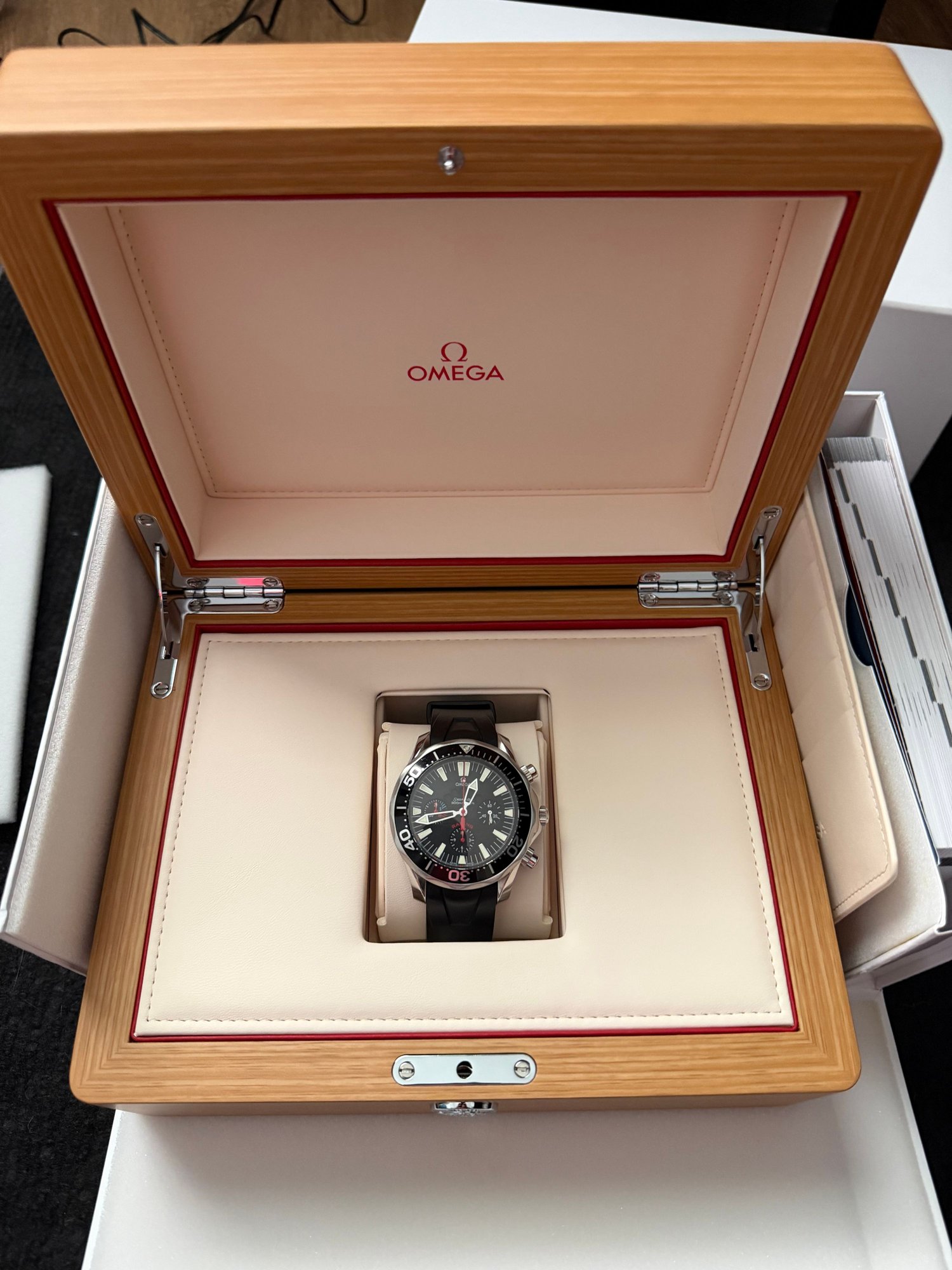 Miscellaneous - Omega Seamaster Racing Chronograph 2569.52.00 - Wooden Box - Used - All Years  All Models - San Diego, CA 92130, United States