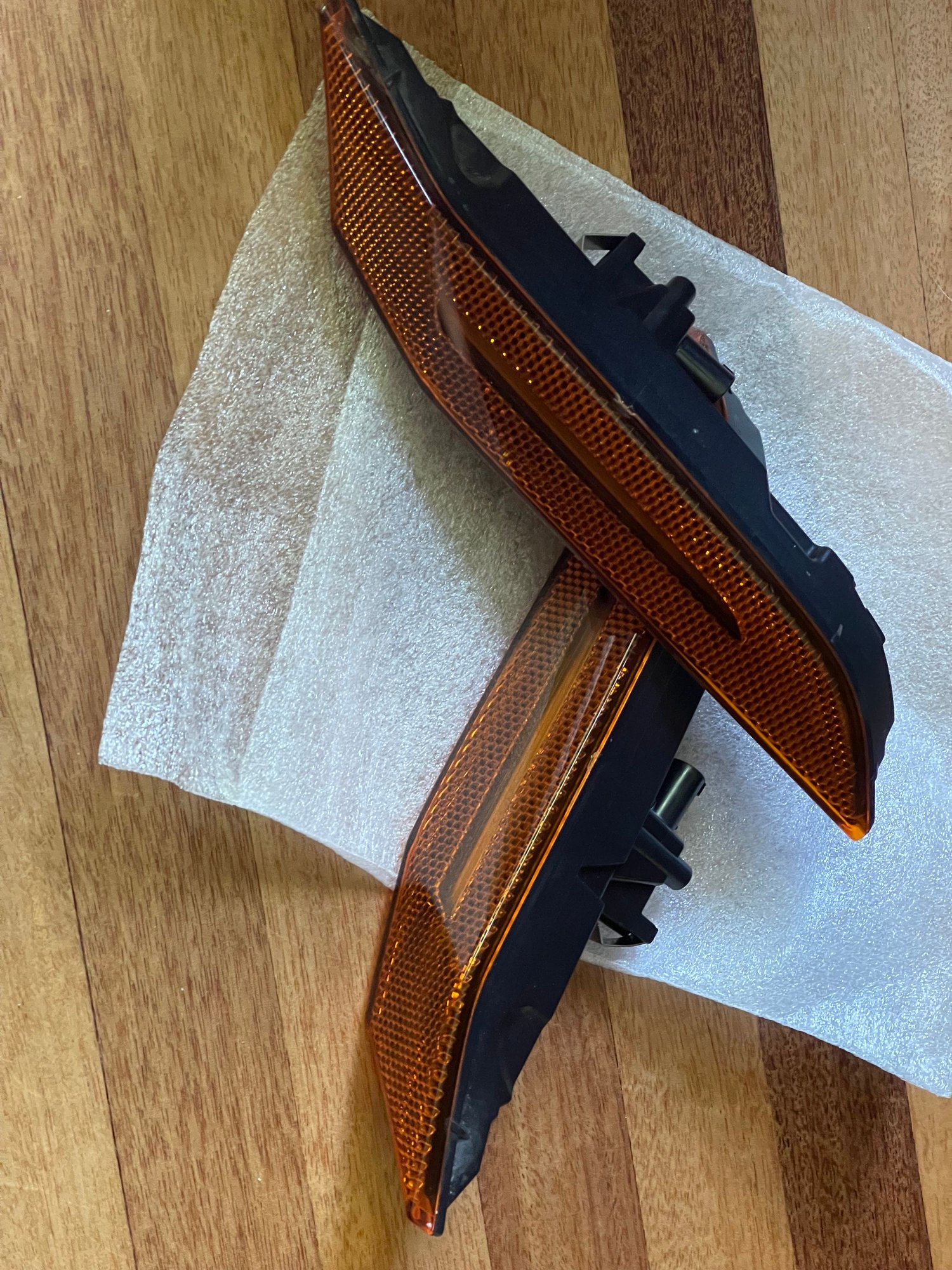 Porsche 992 DOT Amber Side Markers As new Rennlist Porsche