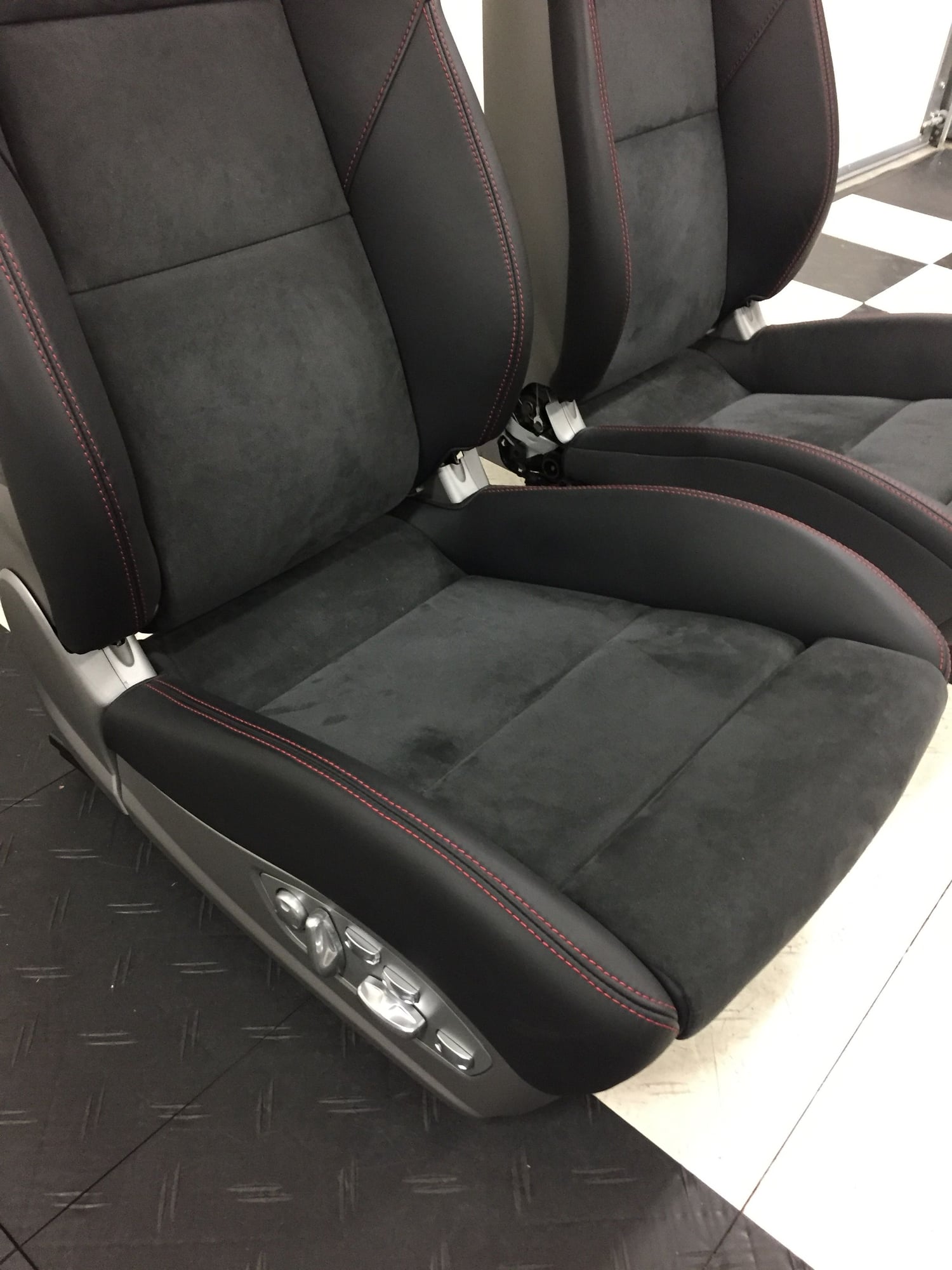 Interior/Upholstery - FS: 991 GT3 18 - Way Sofa Seats with RED stitching - Used - 2014 to 2019 Porsche GT3 - Irvine, CA 92614, United States