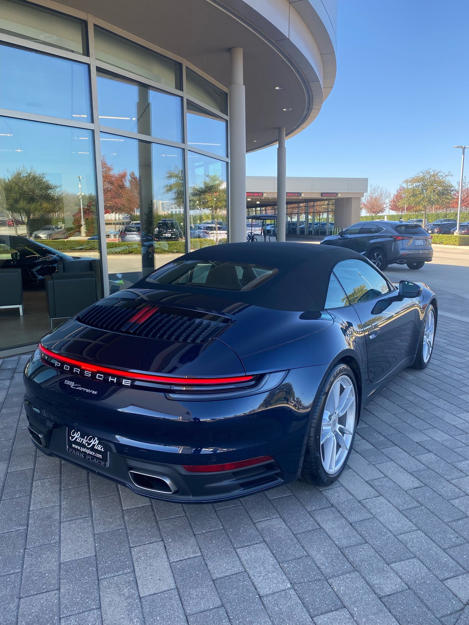 2020 Porsche 911 - 2020 Cabriolet 17,900 miles - Used - VIN WPOCA2A93LS251591 - 17,900 Miles - 6 cyl - 2WD - Automatic - Convertible - Blue - Dallas, TX 75209, United States