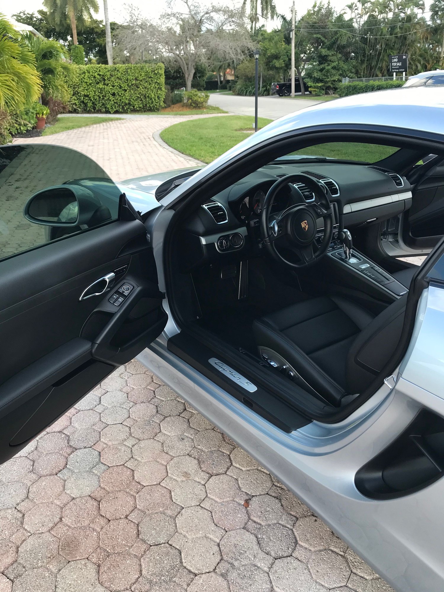 2015 Porsche Cayman - 2015 Porsche Cayman S 981 garage kept, freshly detailed and serviced! - Used - VIN WP0AB2A81FK181282 - 14,750 Miles - 6 cyl - 2WD - Automatic - Coupe - Silver - Fort Lauderdale, FL 33315, United States