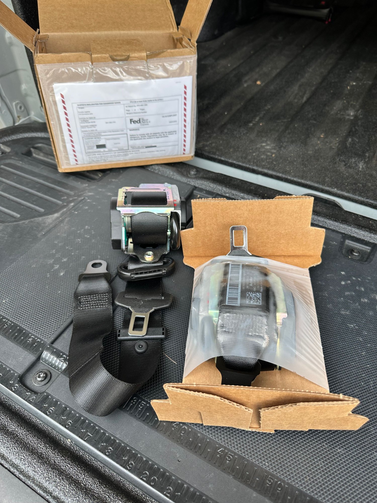 Interior/Upholstery - 996/997 OEM Seat belts - New - Dallas, TX 75214, United States