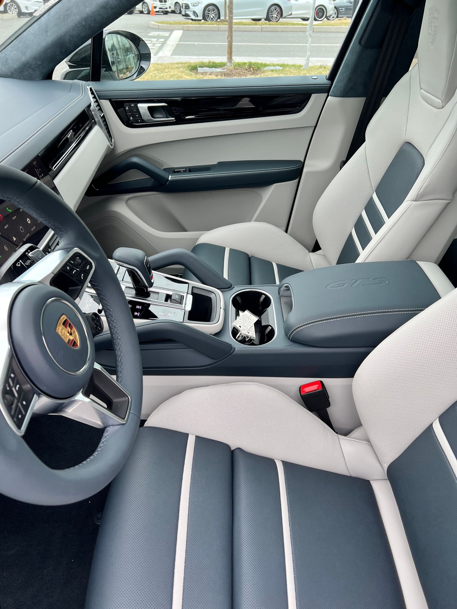 2022 Porsche Cayenne - 2022 Cayenne Coupe GTS White, Graphite/Chalk Interior, Premium, Assistance & More - Used - VIN WP1BG2AY8NDA55735 - 30,500 Miles - 8 cyl - AWD - Automatic - SUV - White - Boston, MA 02129, United States