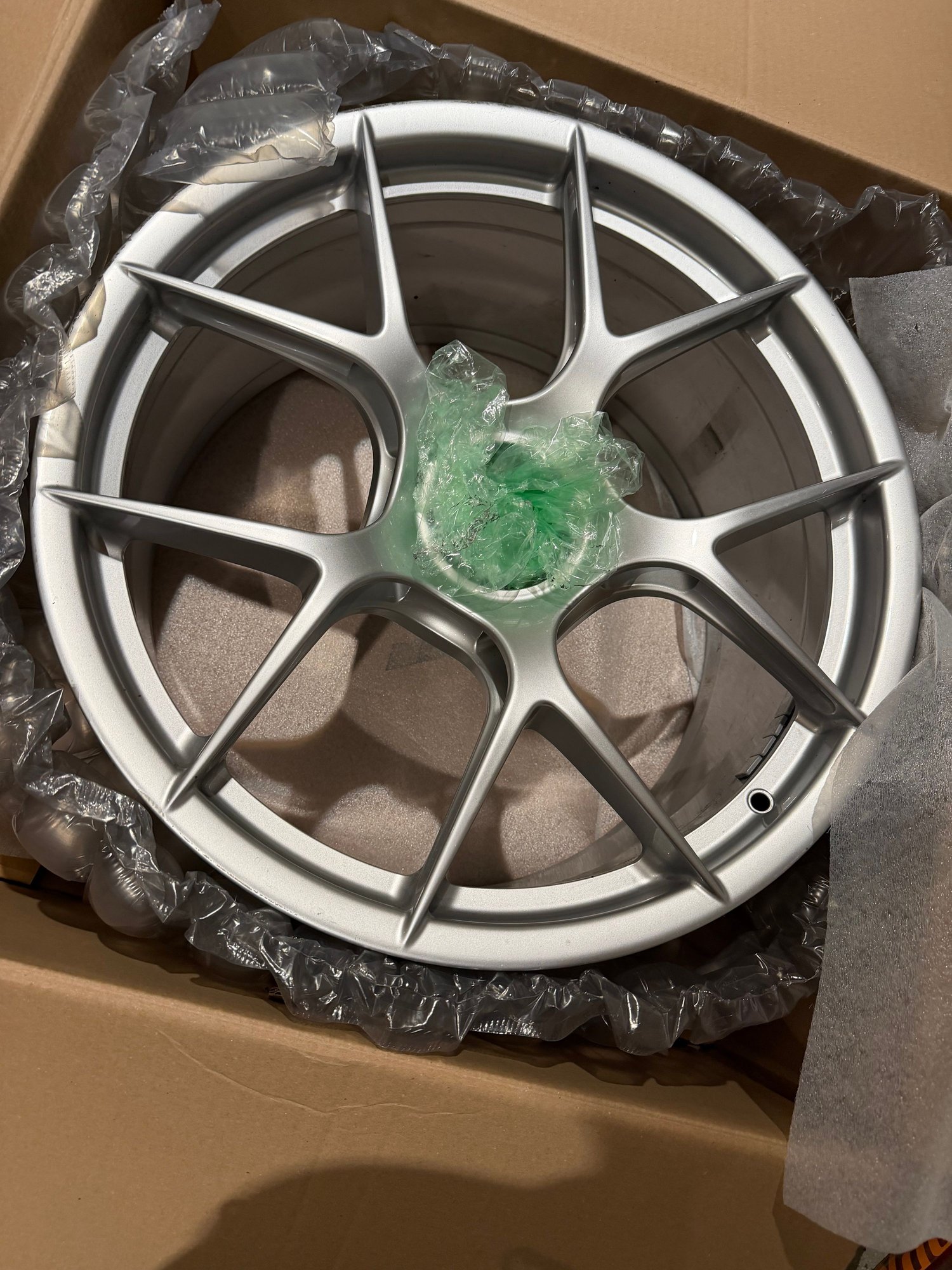 Wheels and Tires/Axles - 92.1GT3RS magnesium wheel in silver - Used - 2022 Porsche GT3 - Menlo Park, CA 94062, United States