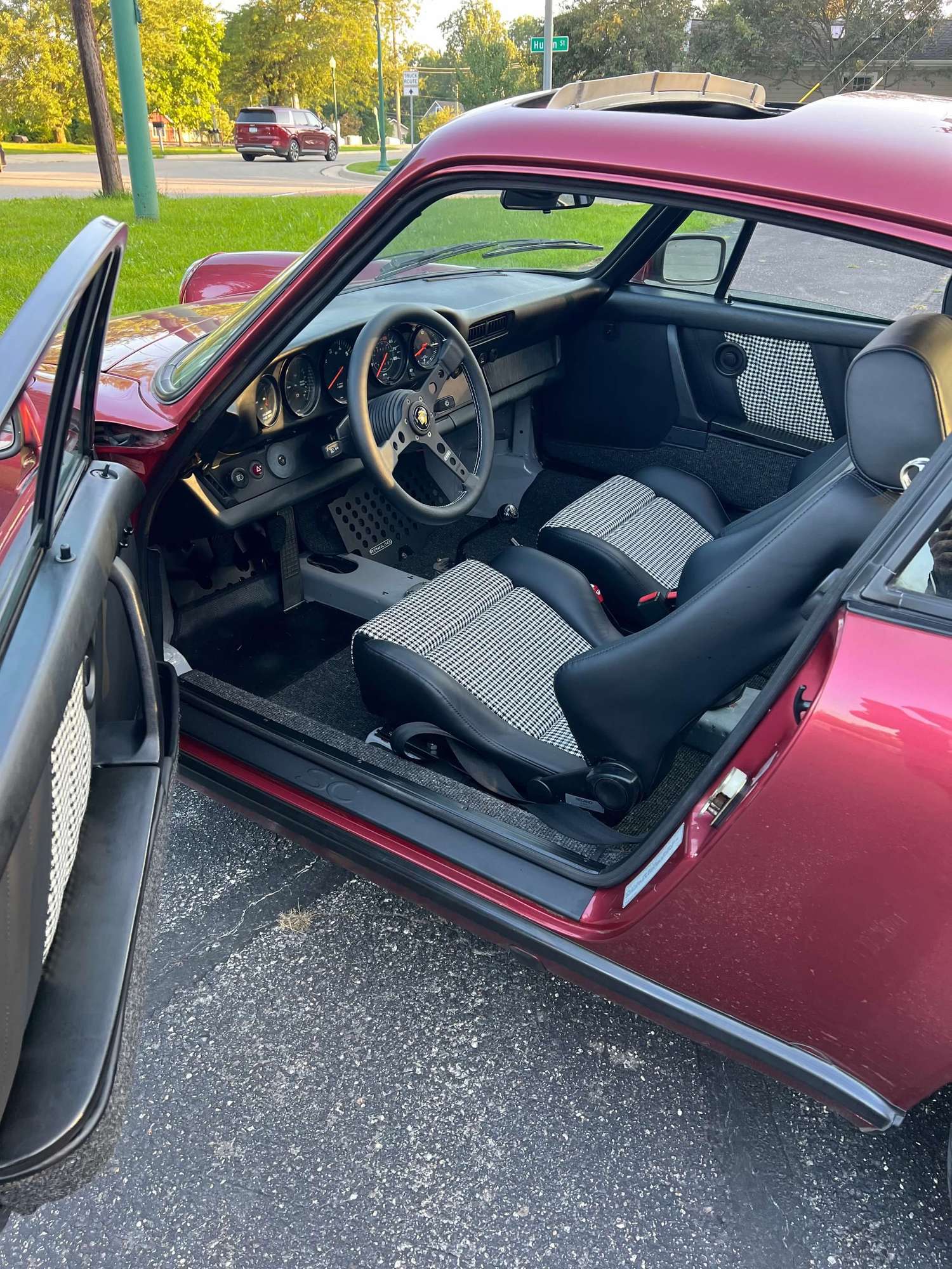 1982 Porsche 911 - 1982 Porsche 911SC / Coupe / Manual / Wienrot, black - pepita interior - Used - VIN WPOAA0913CS121739 - 6 cyl - 2WD - Manual - Coupe - Red - Northville, MI 48168, United States