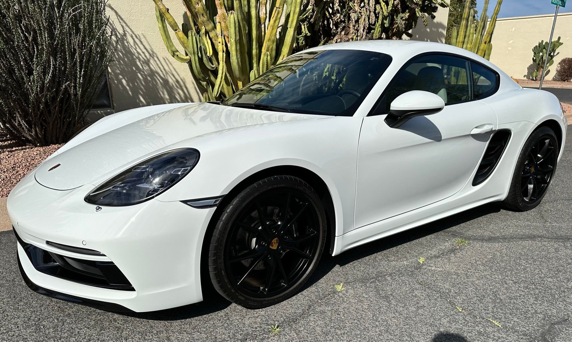 2019 Porsche 718 Cayman - 2019 718 Cayman 7K Miles, Awesome spec including black/chalk FULL leather int - Used - VIN WP0AA2A82KS260781 - 7,008 Miles - 4 cyl - 2WD - Automatic - Coupe - White - Scottsdale, AZ 85251, United States