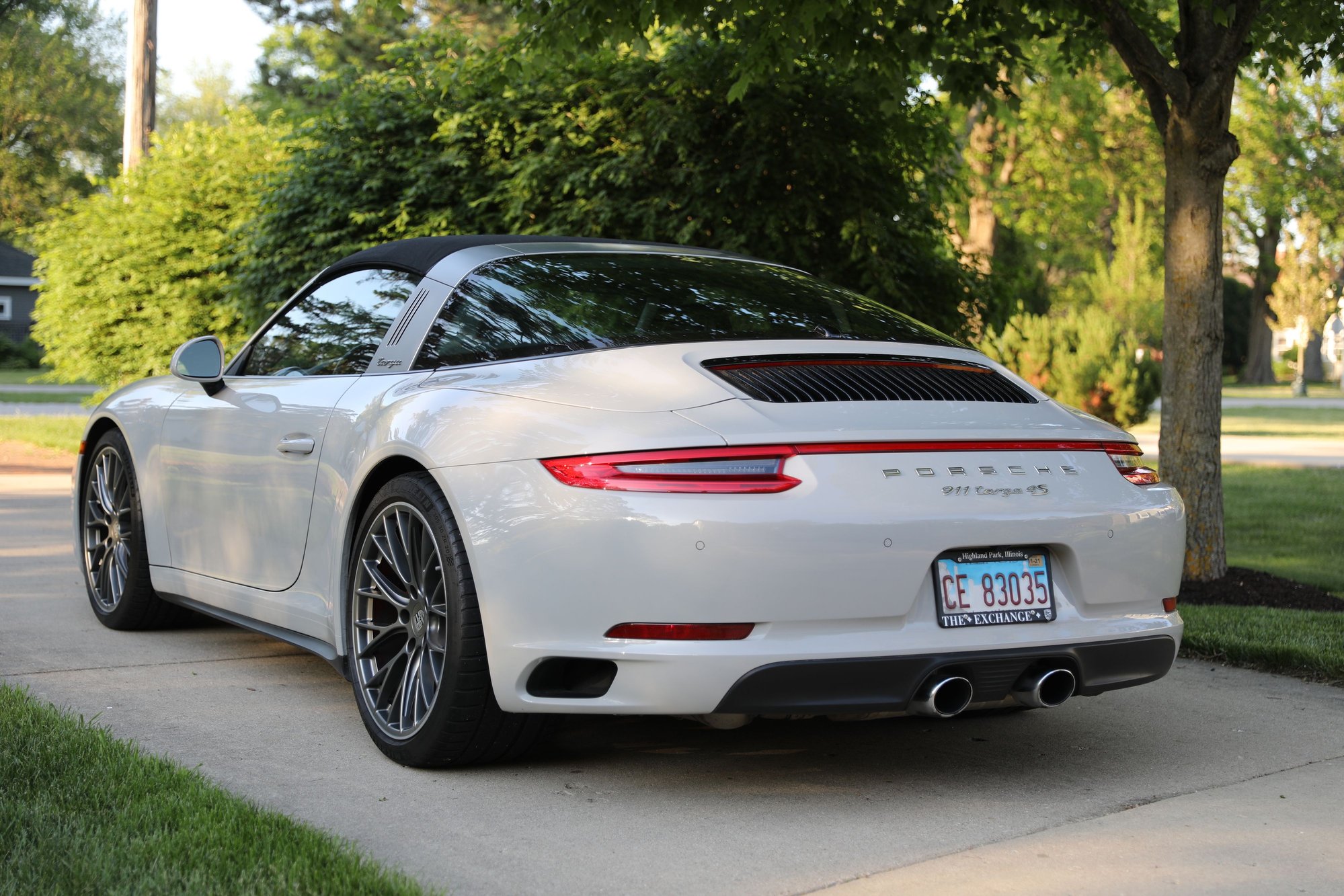 2018 Porsche 911 - 2018 Targa 4S.Hard to Find Chalk/Black. PDK. 7200 Miles. Mint! CPO until 2024. - Used - VIN WP0BB2A95JS135086 - Chicago Area, IL 60014, United States
