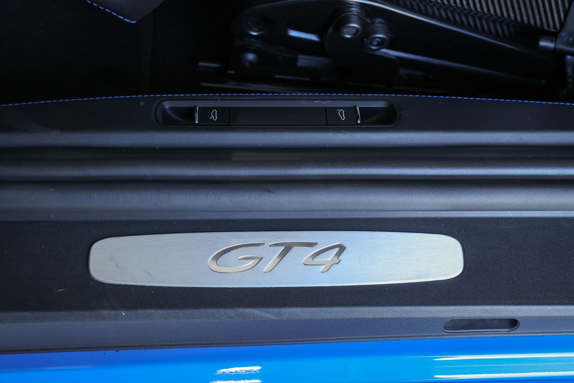 2022 Porsche 718 - 2022 Porsche 718 Cayman GT4 - Used - VIN WP0AC2A87NS275243 - 13,050 Miles - 6 cyl - 2WD - Automatic - Coupe - Blue - Ventura, CA 93003, United States