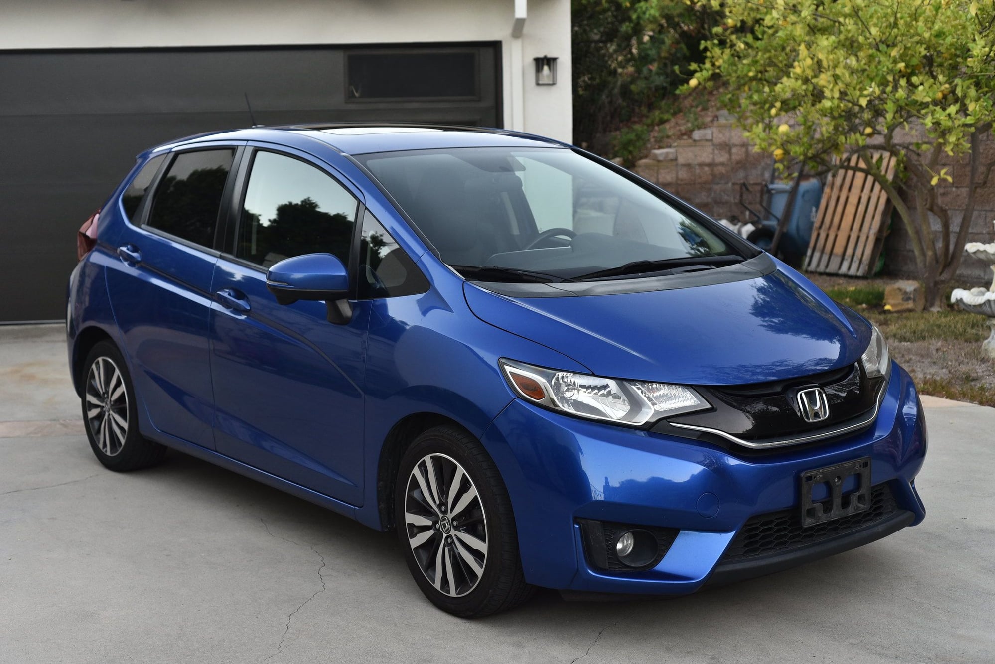 2015 Honda Fit - 2015 Honda Fit EX-LN | 2nd Owner | Great Condition | Los Angeles - Used - VIN 3HGGK5H8XFM747676 - 107,700 Miles - 4 cyl - 2WD - Automatic - Hatchback - Blue - Rancho Palos Verdes, CA 90275, United States