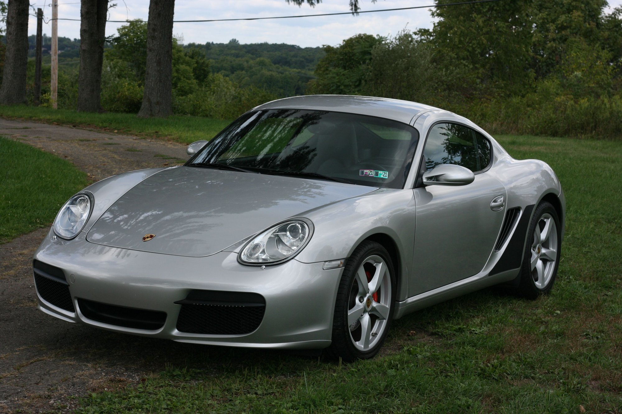 2007 Cayman S in excellent low mileage condition. Extremely fun car