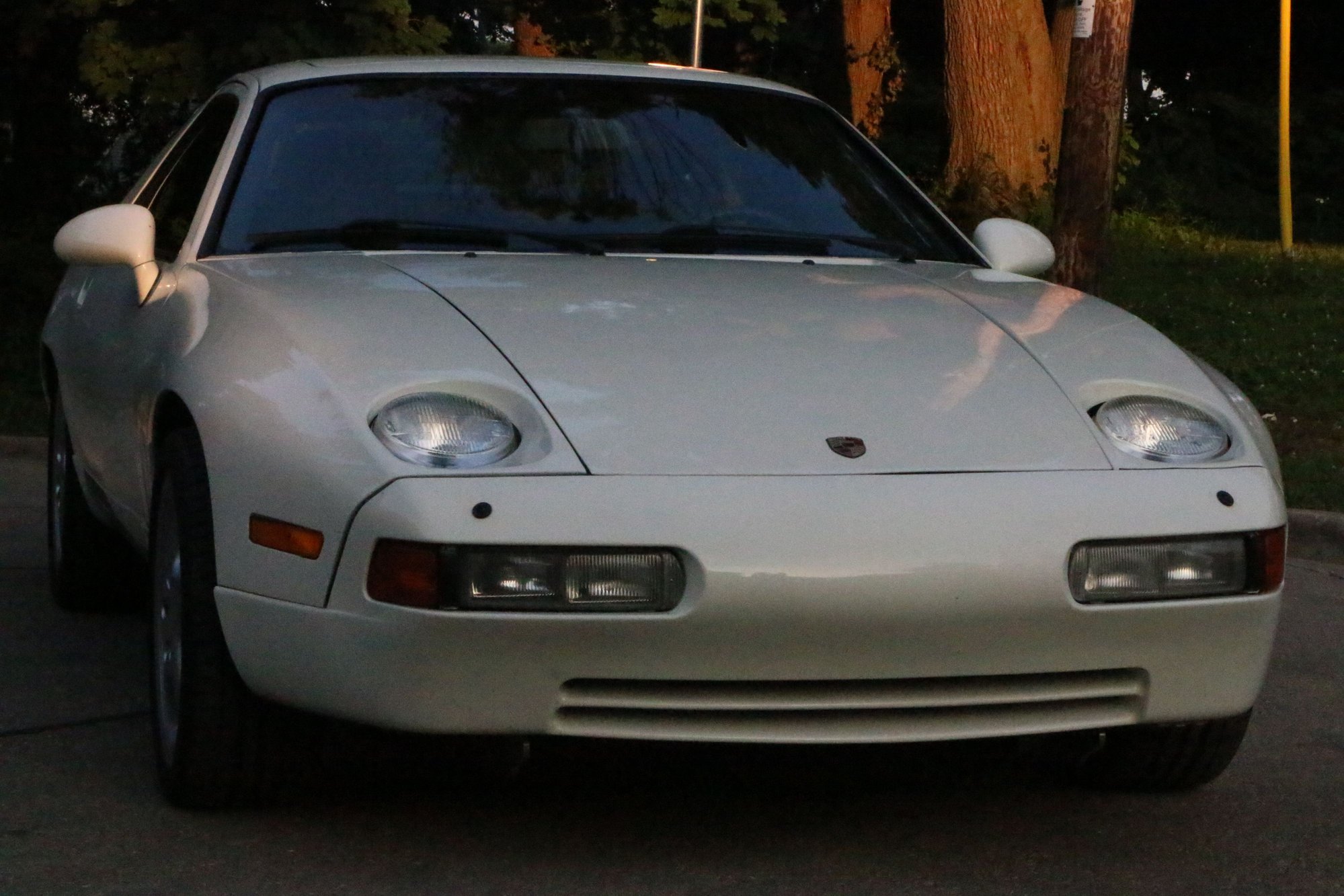 1990 Porsche 928 - Porsche 928 S4 1990 Manual! Low miles!! Excellent Driver!!! - Used - VIN WP0JB2924LS860376 - 72,625 Miles - 8 cyl - 2WD - Manual - Coupe - White - Madison, WI 53715, United States