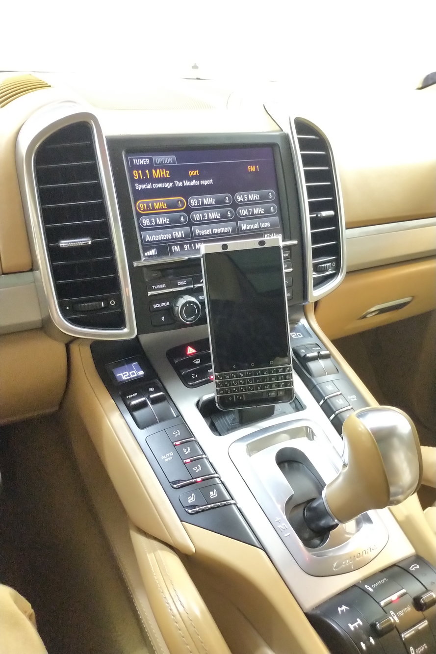 porsche cayenne phone holder