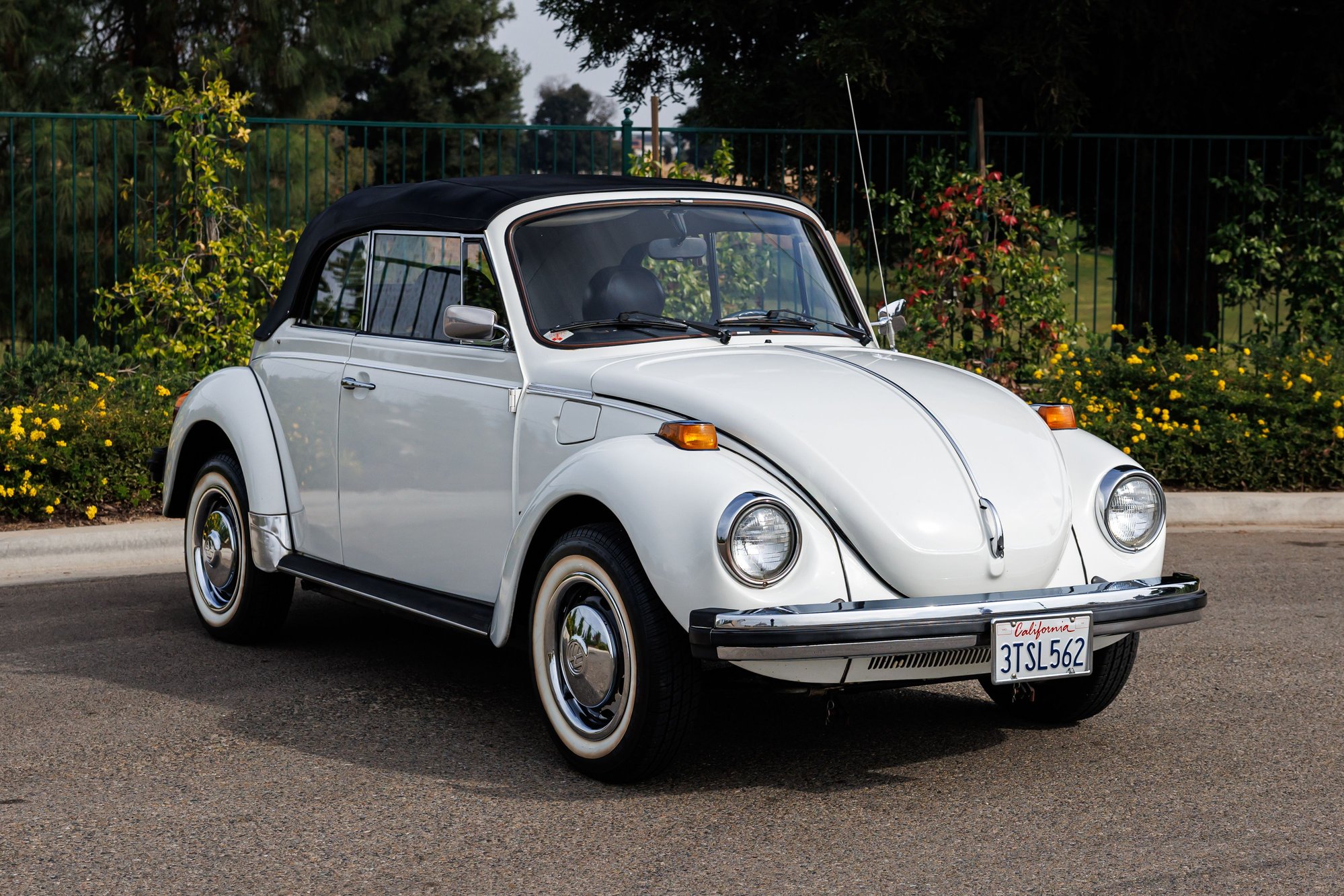 1978 Volkswagen Super Beetle - 1978 Volkswagen super beetle convertible - Used - Fresno, CA 93720, United States