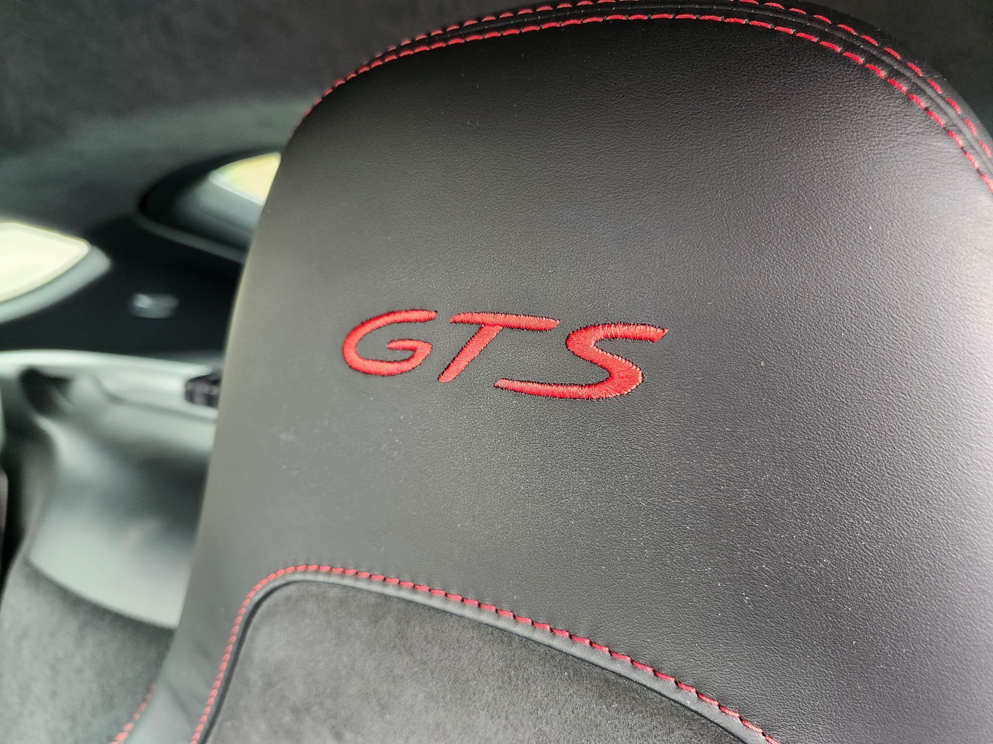 2018 Porsche 718 Cayman - For Sale - 2018 718 Cayman GTS (2.5) PDK - Used - VIN WP0AB2A81JS278491 - 8,901 Miles - 4 cyl - 2WD - Automatic - Coupe - Silver - Las Vegas, NV 89131, United States