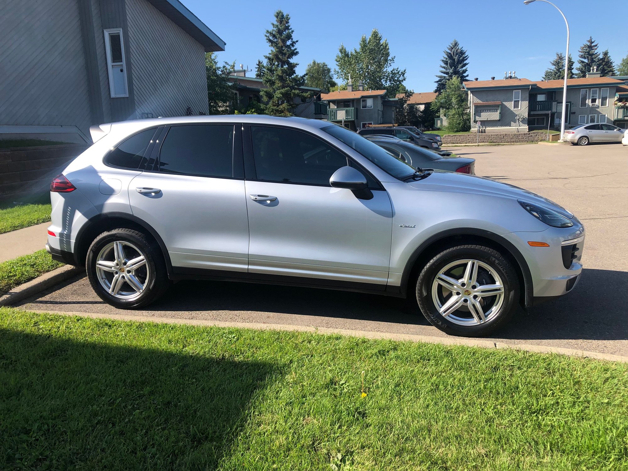 2015 Porsche Cayenne - 2015 Cayenne Diesel - Used - VIN WP1AF2A22FLA36258 - 118,500 Miles - 6 cyl - AWD - Automatic - SUV - Silver - Calgary, AB T2R1C2, Canada