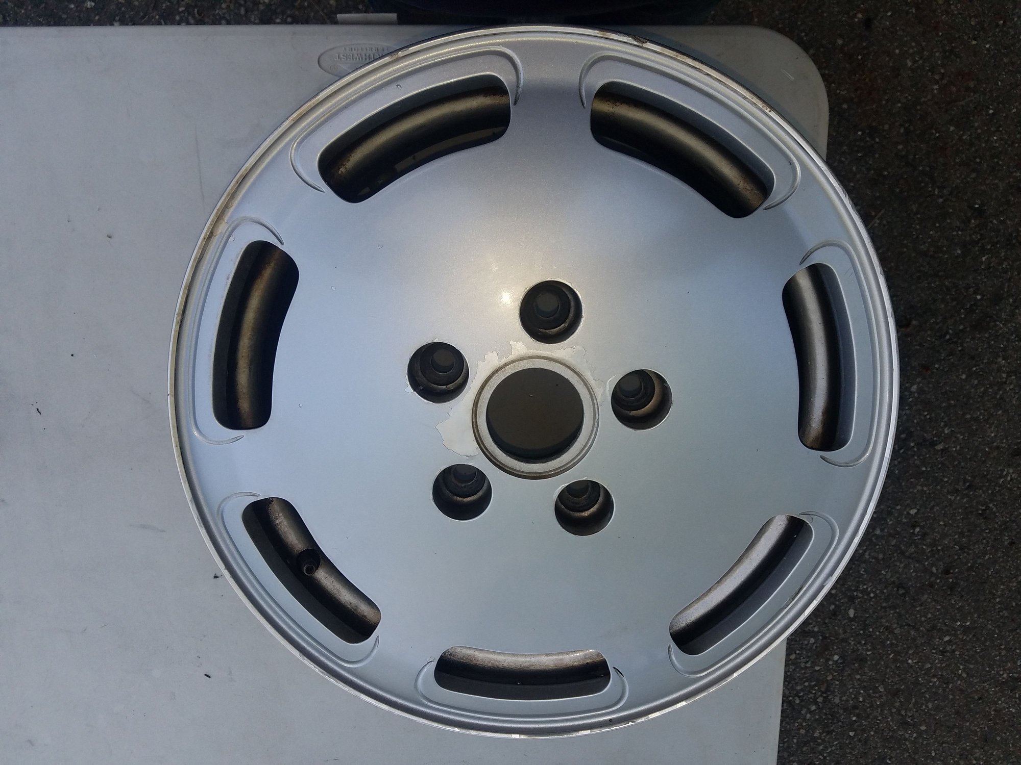Wheels and Tires/Axles - 928 90-91 man hole wheels with RDK (tpms) - Used - 1990 to 1991 Porsche 928 - Farmingtn Hls, MI 48334, United States