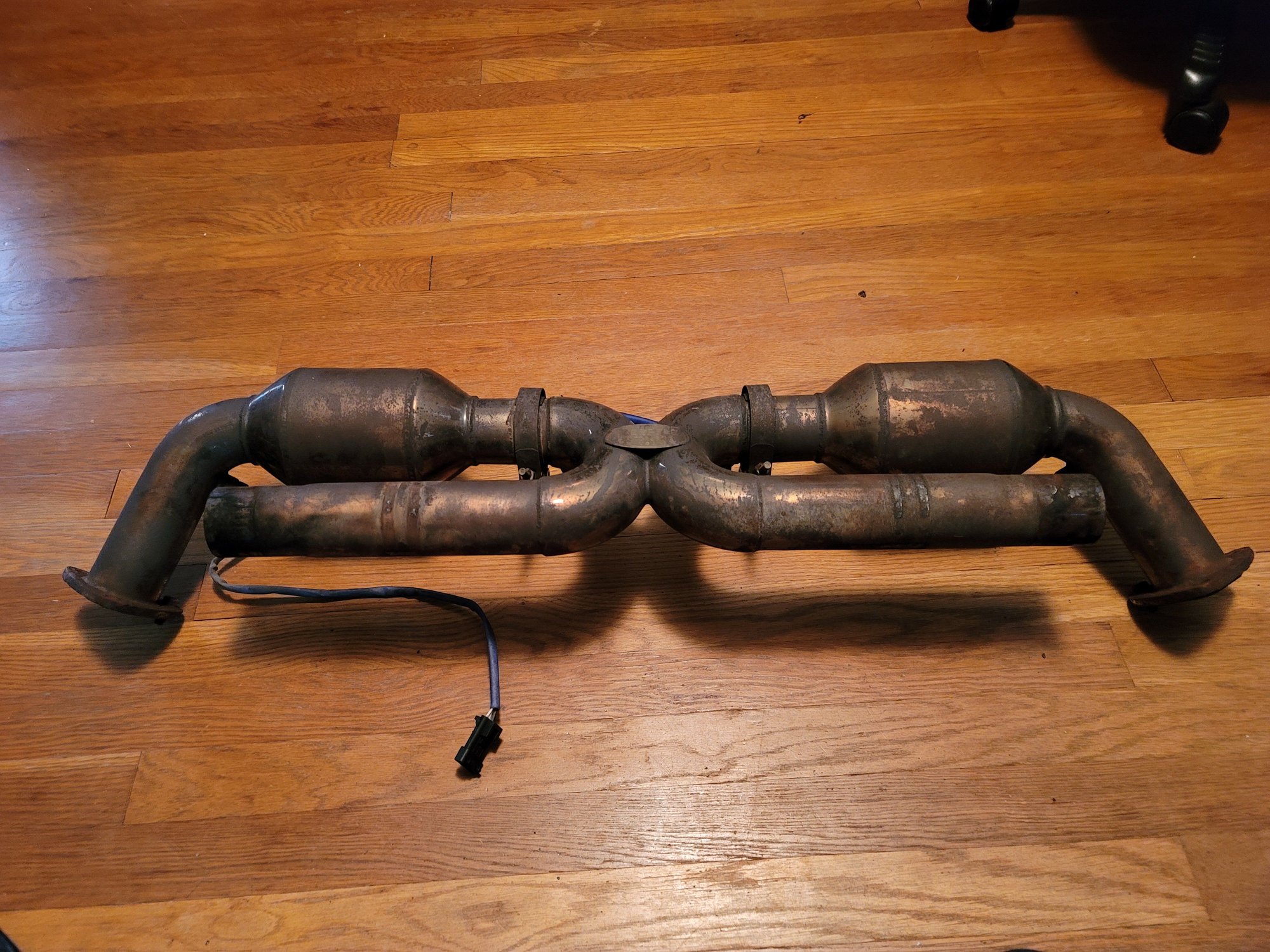 Engine - Exhaust - Used Fabspeed Porsche 996 Carrera Sport Catalytic Converter X Pipe - Used - 1999 to 2004 Porsche Carrera - Worthington, OH 43085, United States