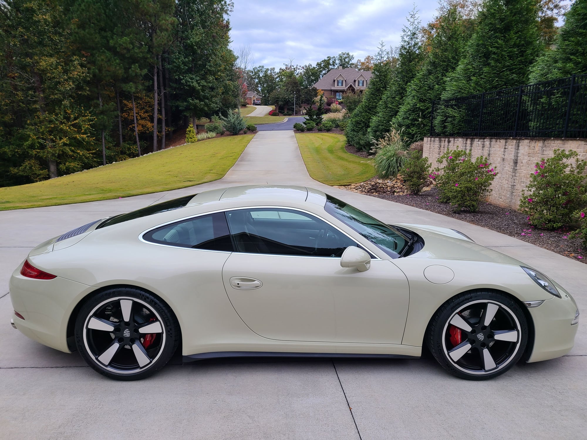 2014 Porsche 911 - 2014 Porsche 50th Anniversary Edition. Pristine Condition CPO Certified - Used - VIN wp0ab2a98es121572 - 36,325 Miles - 6 cyl - 2WD - Automatic - Coupe - Gray - Oakwood, GA 30566, United States