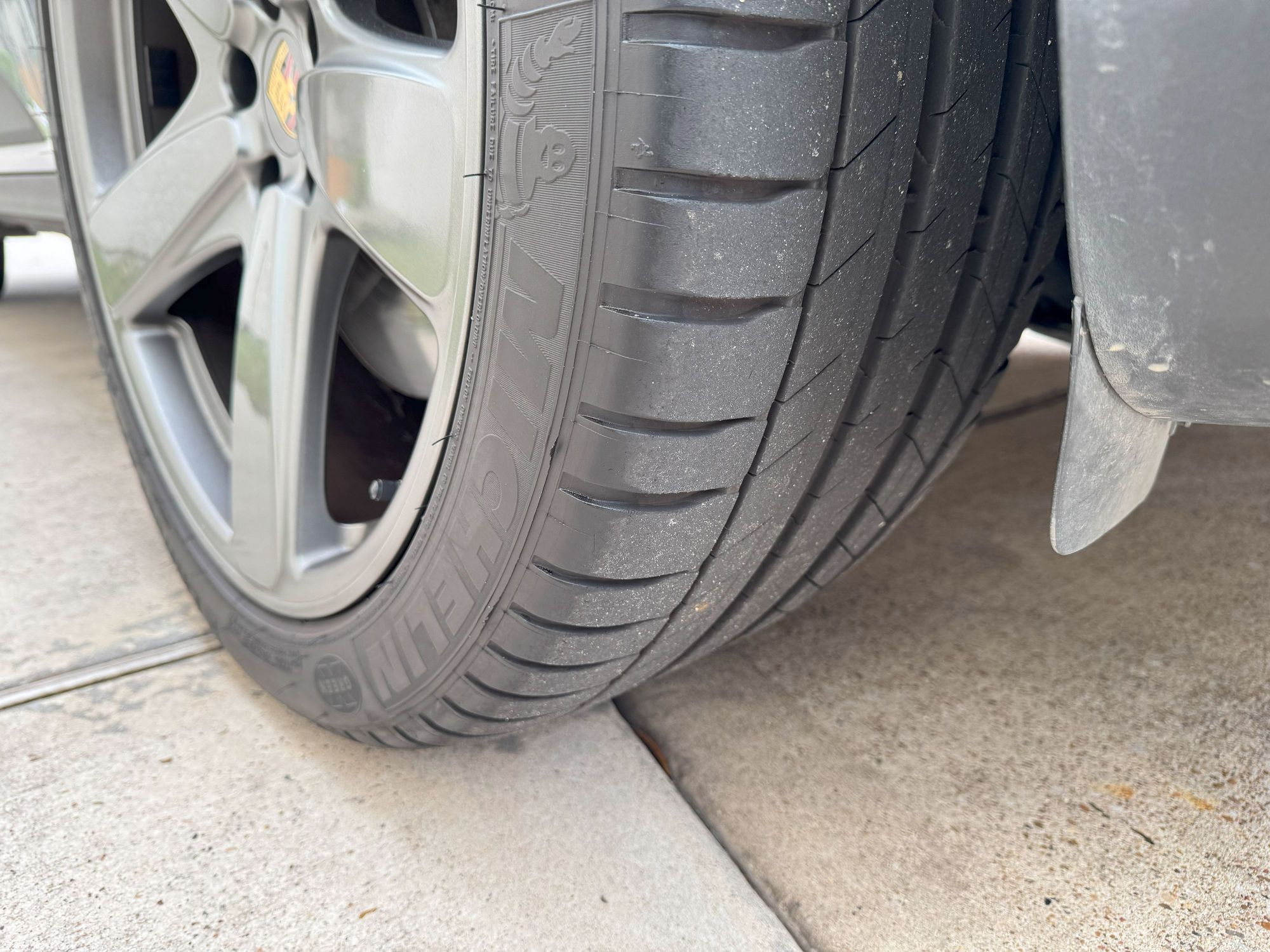 Wheels and Tires/Axles - 21" Sport Classic Wheels with Michein Tires Macan - Used - All Years  All Models - Houston, TX 77030, United States