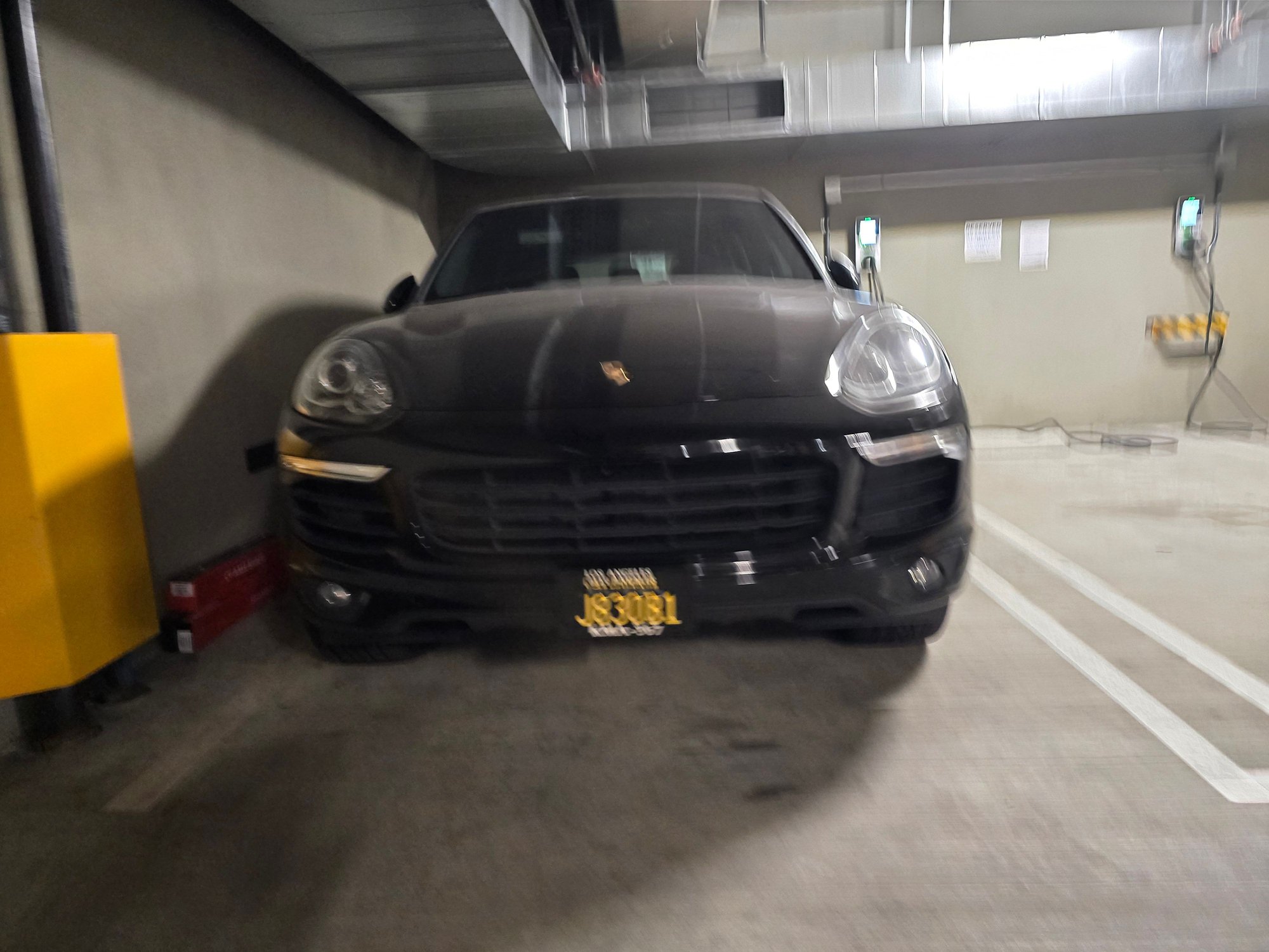 2017 Porsche Cayenne - Low miles, extended warranty, black/black 2017 Cayenne e-hybrid Platinum S - Used - Los Angeles, CA 90010, United States