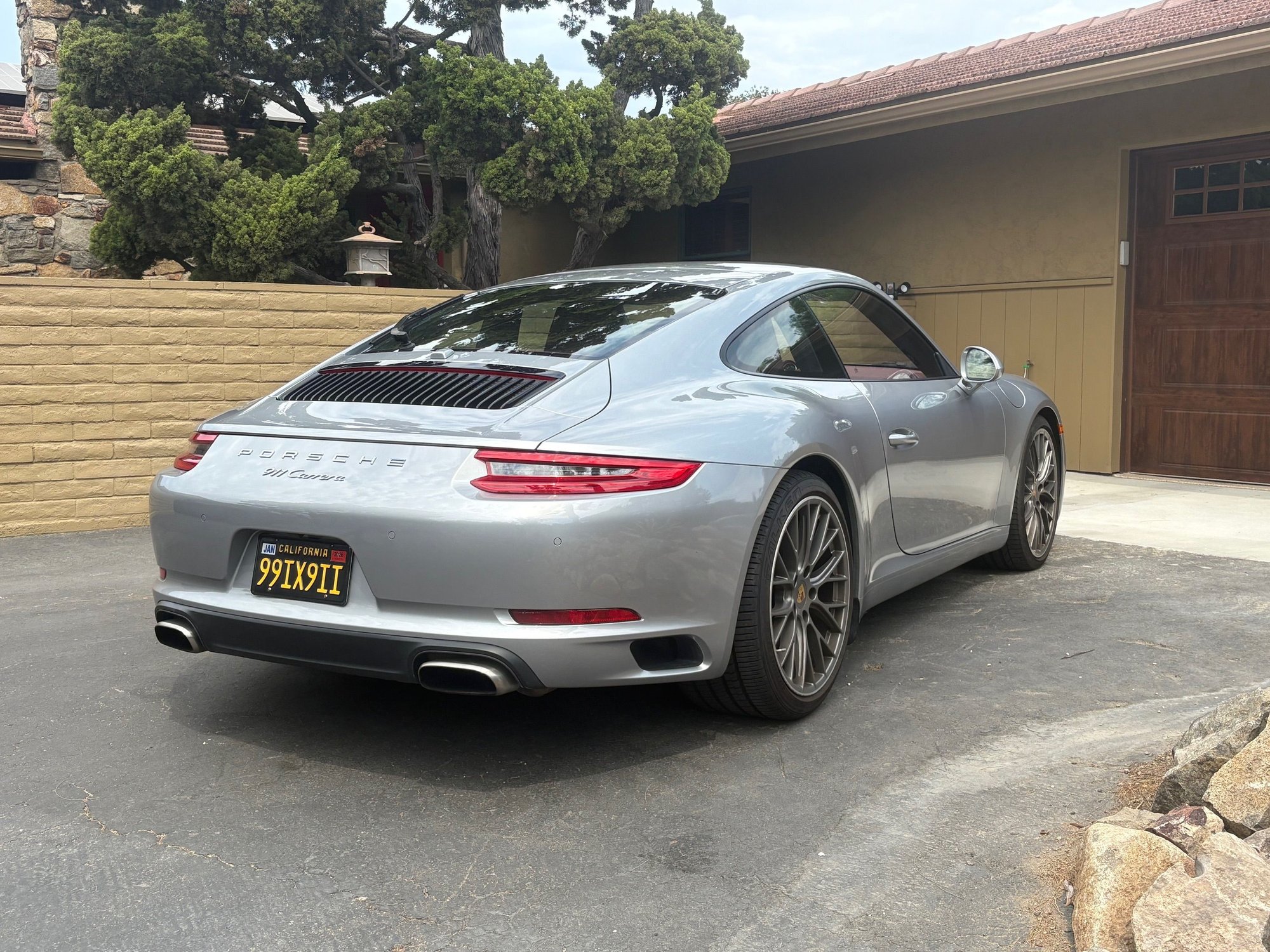 2017 Porsche 911 - 2017 991.2 Carrera Coupe - Silver W/ Red Interior - PDK - 23,XXX Miles - Many Options - Used - VIN Highly Optioned - 6 cyl - 2WD - Automatic - Coupe - Silver - San Diego, CA 92126, United States