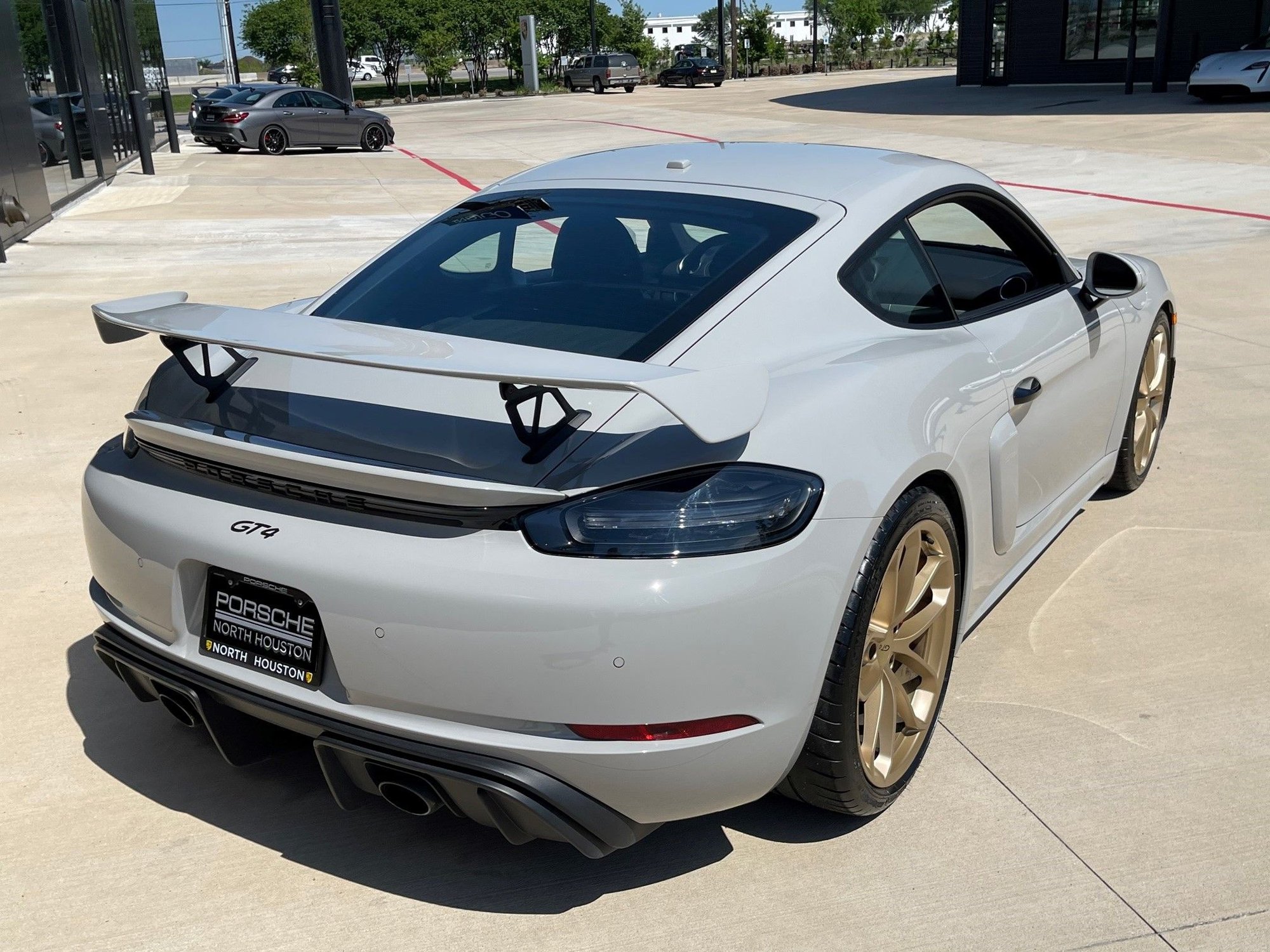 2020 Porsche 718 Cayman - 2020 718 GT4 (CHALK) - Used - VIN WP0AC2A83LK289153 - 3,607 Miles - 6 cyl - 2WD - Manual - Coupe - Other - Houston, TX 77090, United States