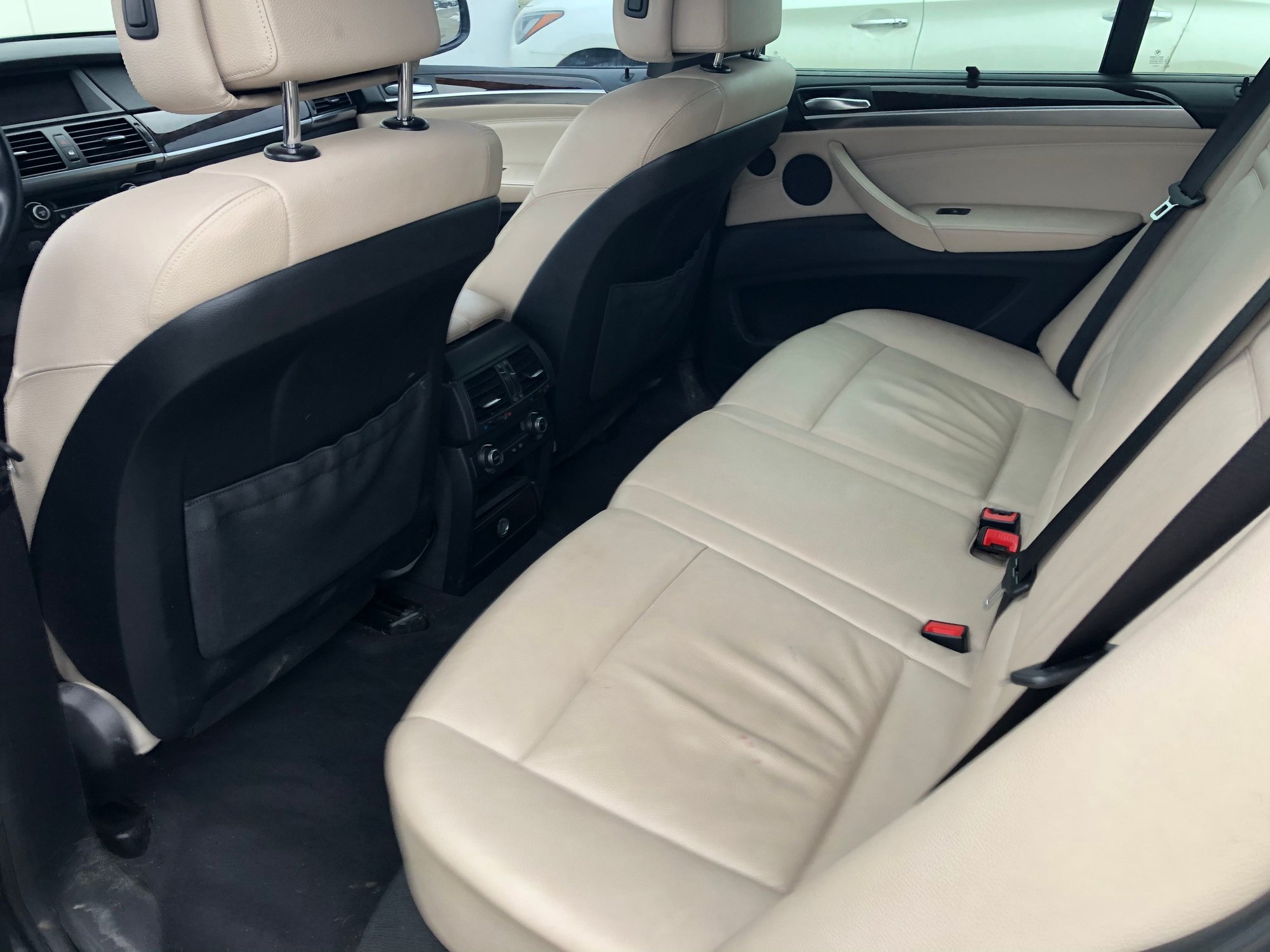 2011 BMW X5 - 2011 BMW X5 50i - Used - VIN 5UXZV8C51BL418050 - 93,000 Miles - 8 cyl - AWD - Automatic - SUV - Black - Kitchener, ON N0B2V0, Canada