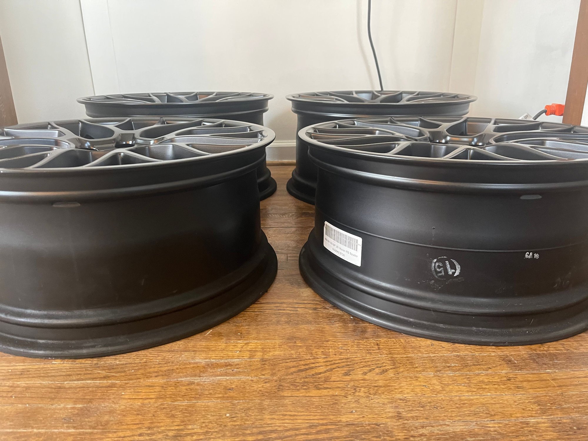 Macan OEM 20” RS Spyder Wheels & Center Caps Rennlist Porsche
