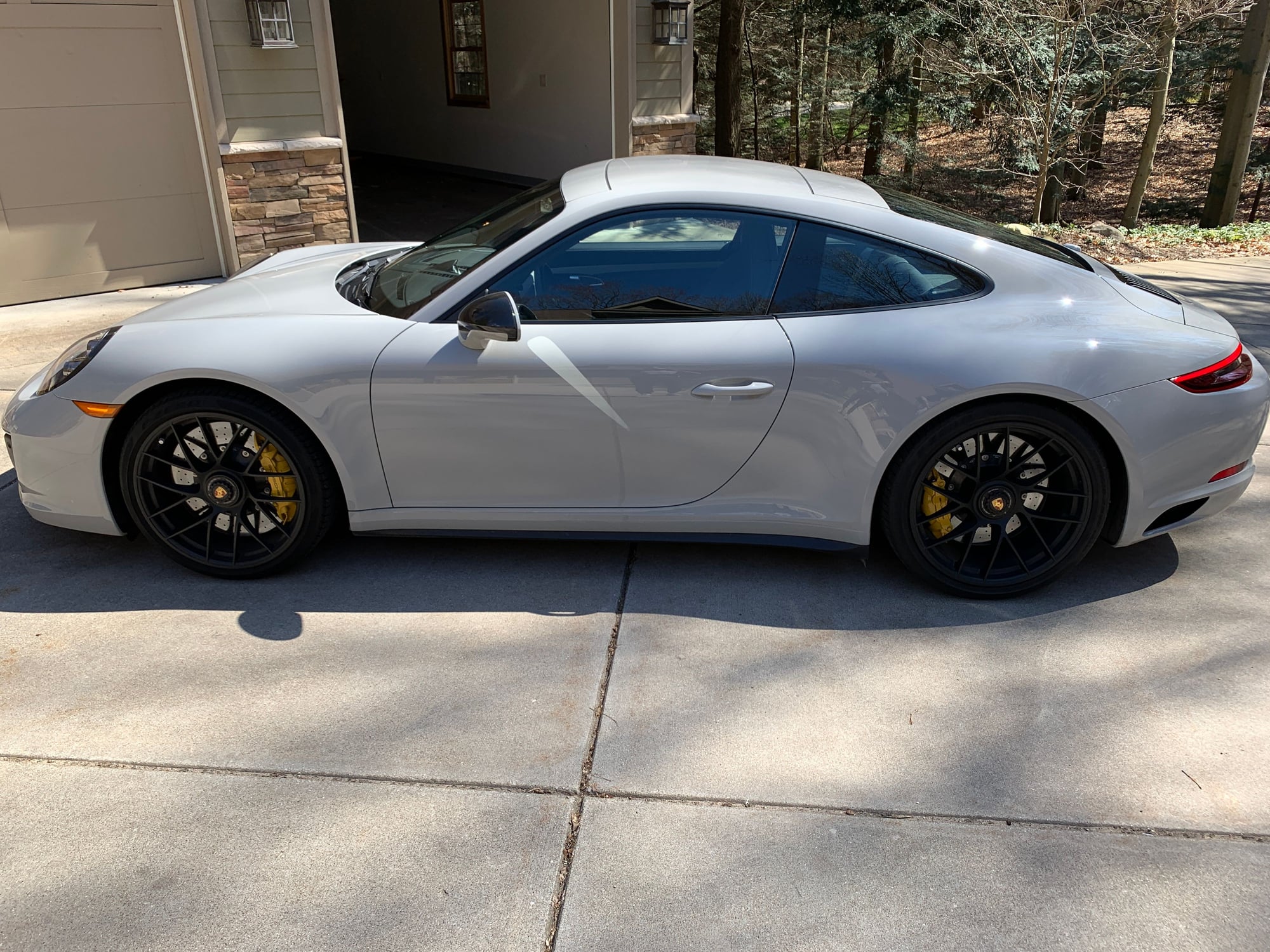 2019 Porsche 911 - 2019 Porsche 911 4GTS for sale - Used - VIN WP0AB2A92KS115004 - 7,500 Miles - 6 cyl - 4WD - Automatic - Coupe - Gray - Spring Lake, MI 49456, United States