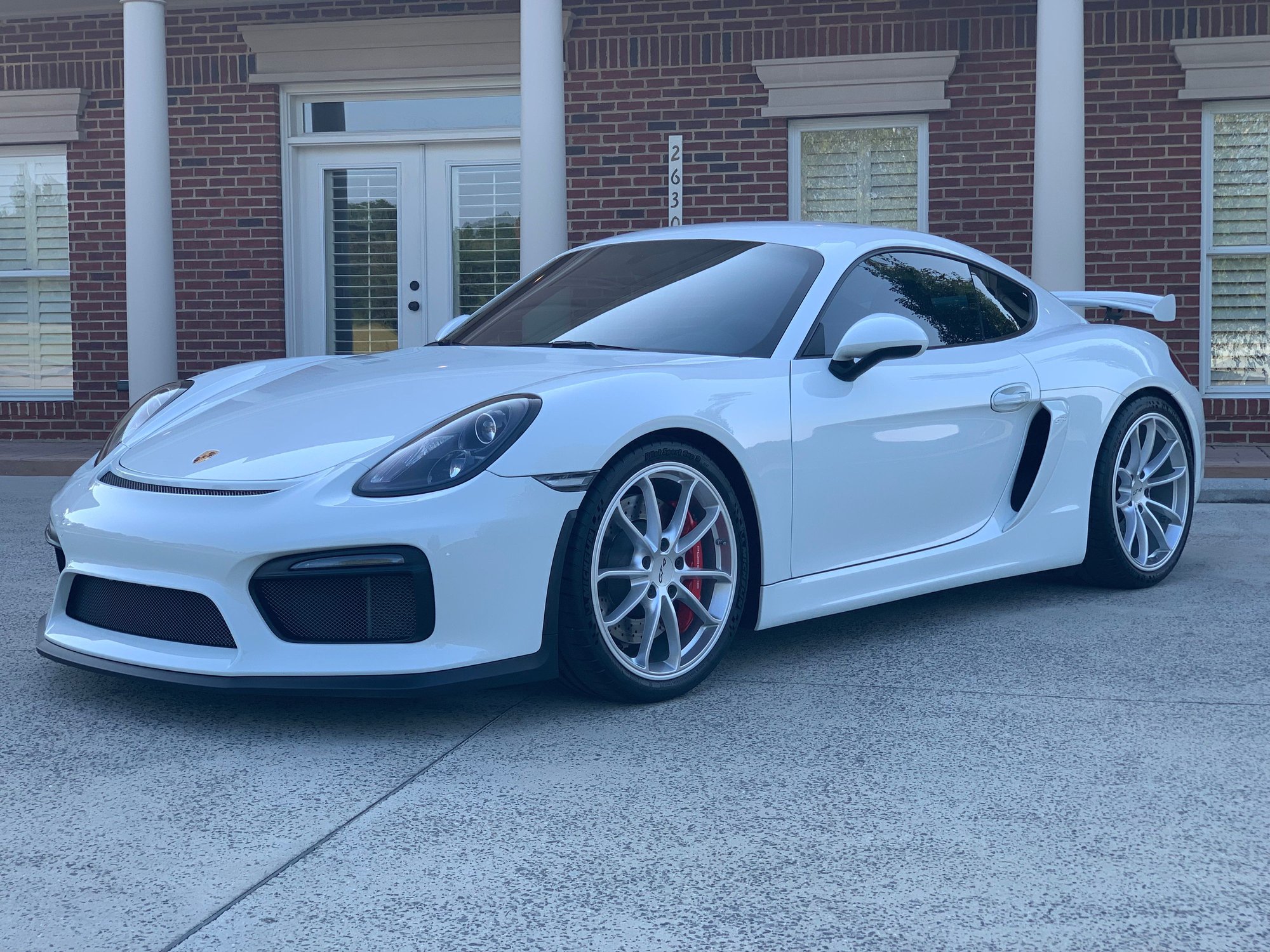 2016 Porsche Cayman GT4 - Certified Porsche GT4 - Used - VIN WP0AC2A8XGK191680 - 6 cyl - 2WD - Manual - Coupe - White - Cleveland, TN 37312, United States