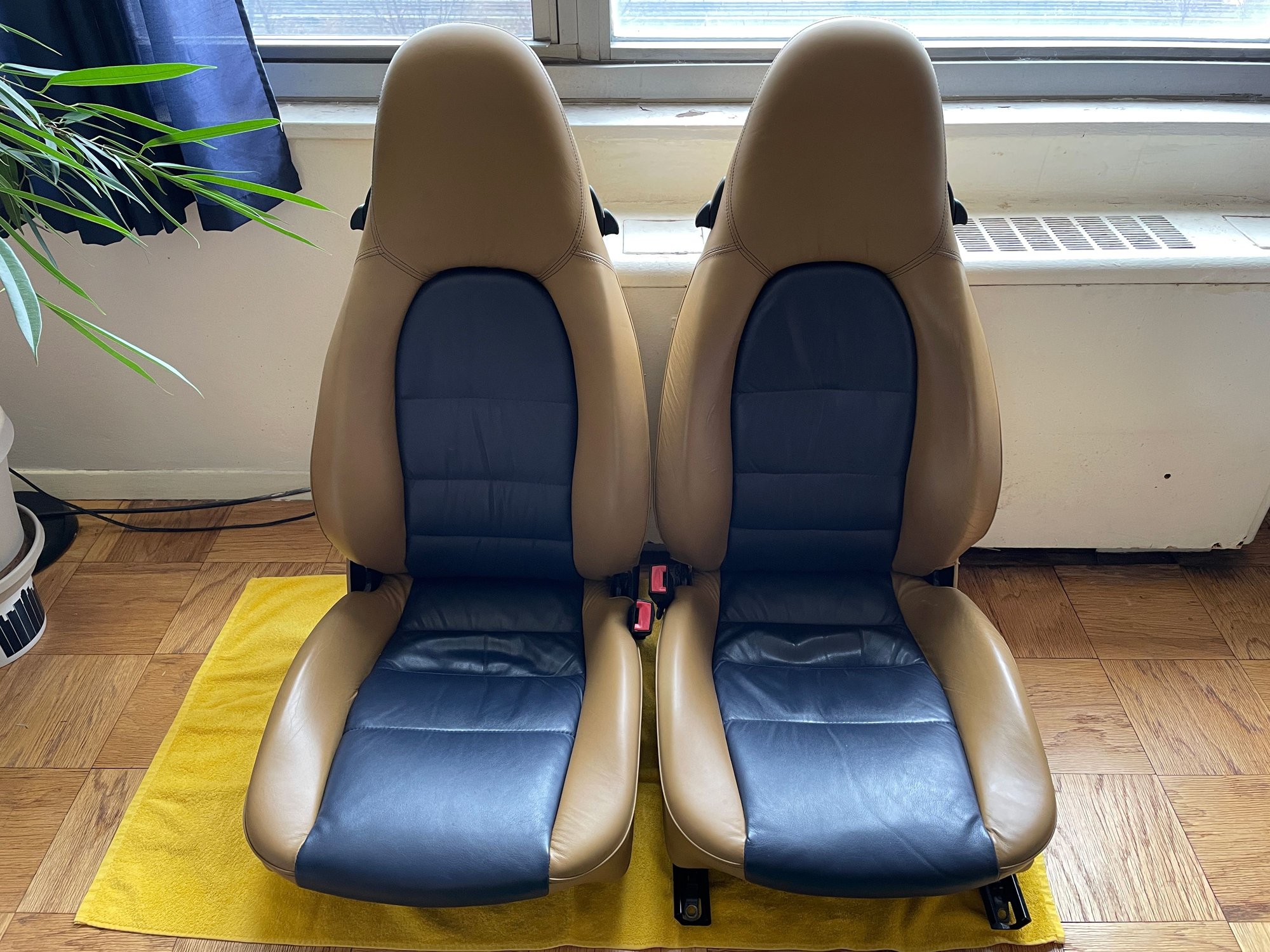 Interior/Upholstery - 911 996 Savannah Beige Comfort Seats in Excellent Condition - Used - 1998 to 2005 Porsche 911 - Queens, NY 11375, United States