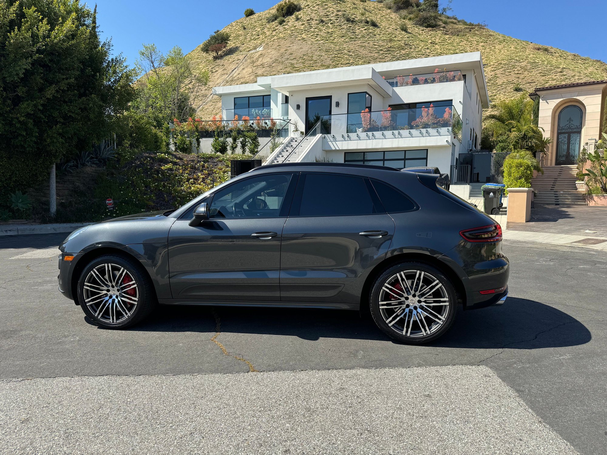 2017 Porsche Macan - 2017 MACAN TURBO PERFORMANCE PACKAGE - Used - VIN WP1AF2A55HLB62076 - 6 cyl - AWD - Automatic - SUV - Gray - Los Angeles, CA 90027, United States