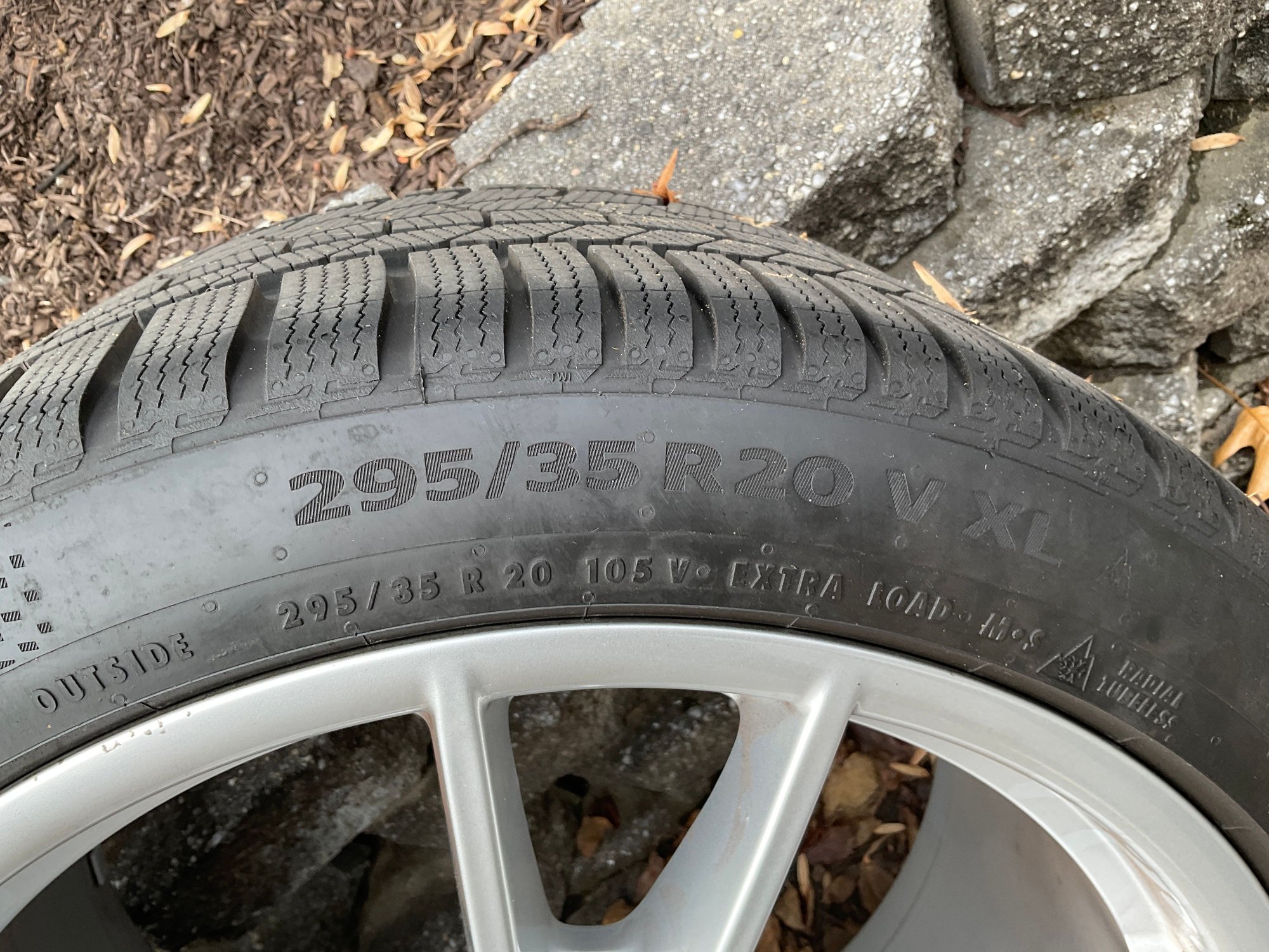 Wheels and Tires/Axles - Porsche 992 OEM Complete Winter Wheels and Tires - Used - 2020 to 2024 Porsche 911 - Morristown, NJ 07960, United States