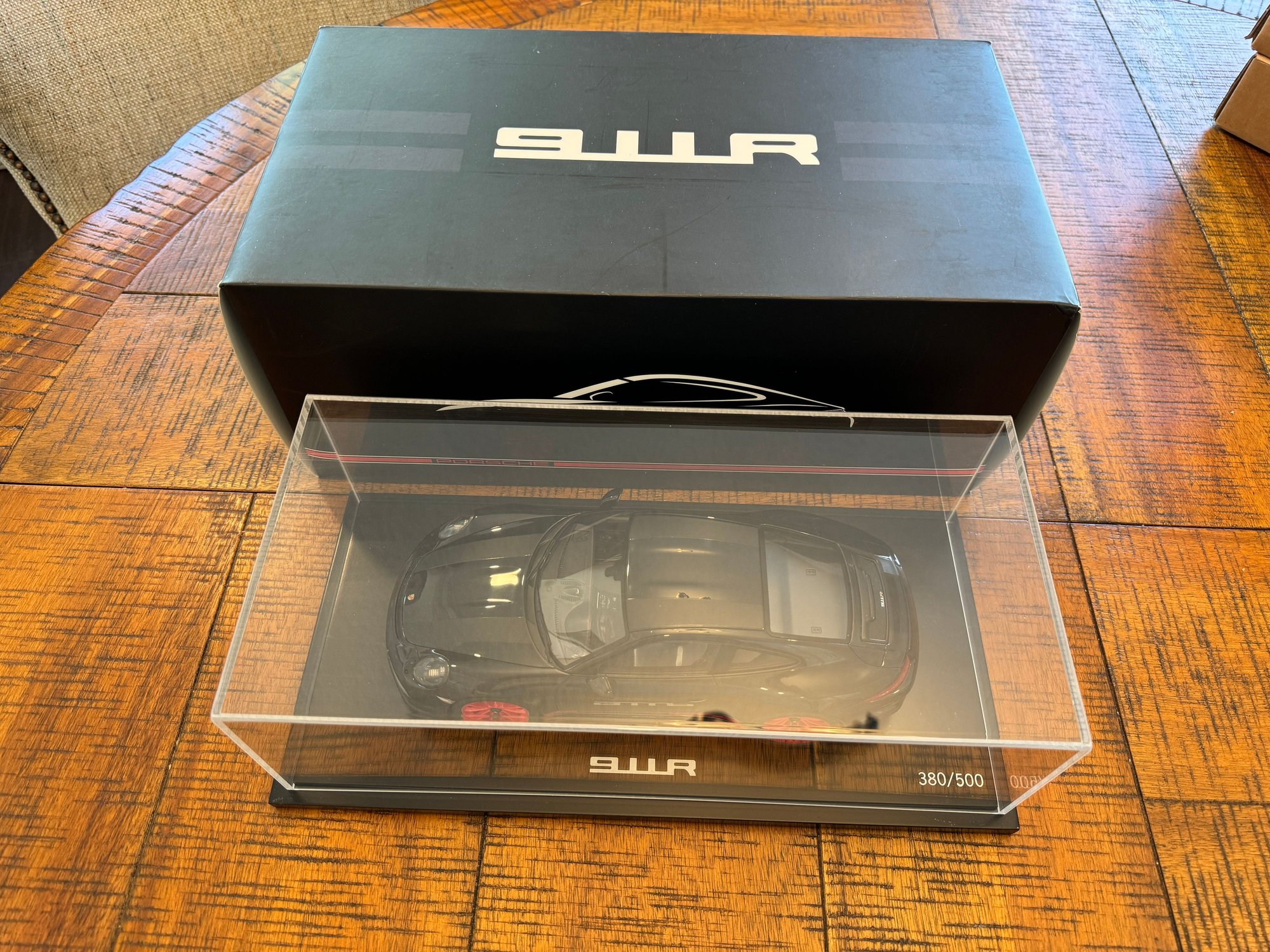Accessories - Spark Porsche 911R 1/18 model with display case - as new - New - All Years  All Models - Gainesville, GA 30506, United States