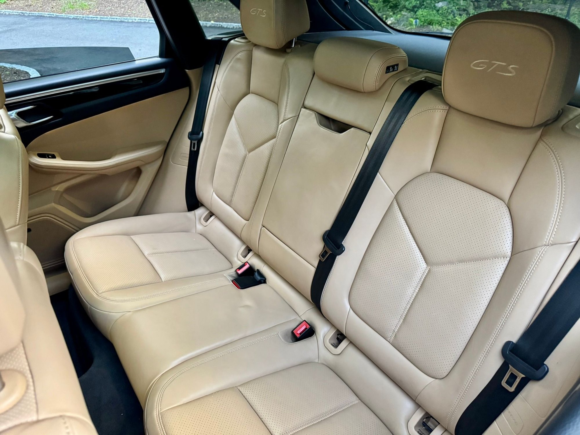 2017 Porsche Macan - 2017 Porsche Macan GTS | 96,750 miles | Full Life-to-Date Service History Available - Used - VIN WP1AG2A54HLB54841 - 96,750 Miles - 6 cyl - AWD - Automatic - SUV - Blue - Greenwich, CT 06830, United States