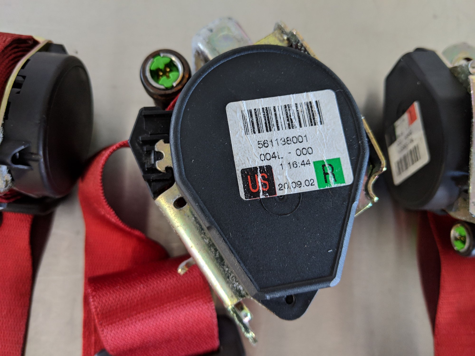 Guards Red Seat Belts for 996 / 997 Convertible Rennlist Porsche