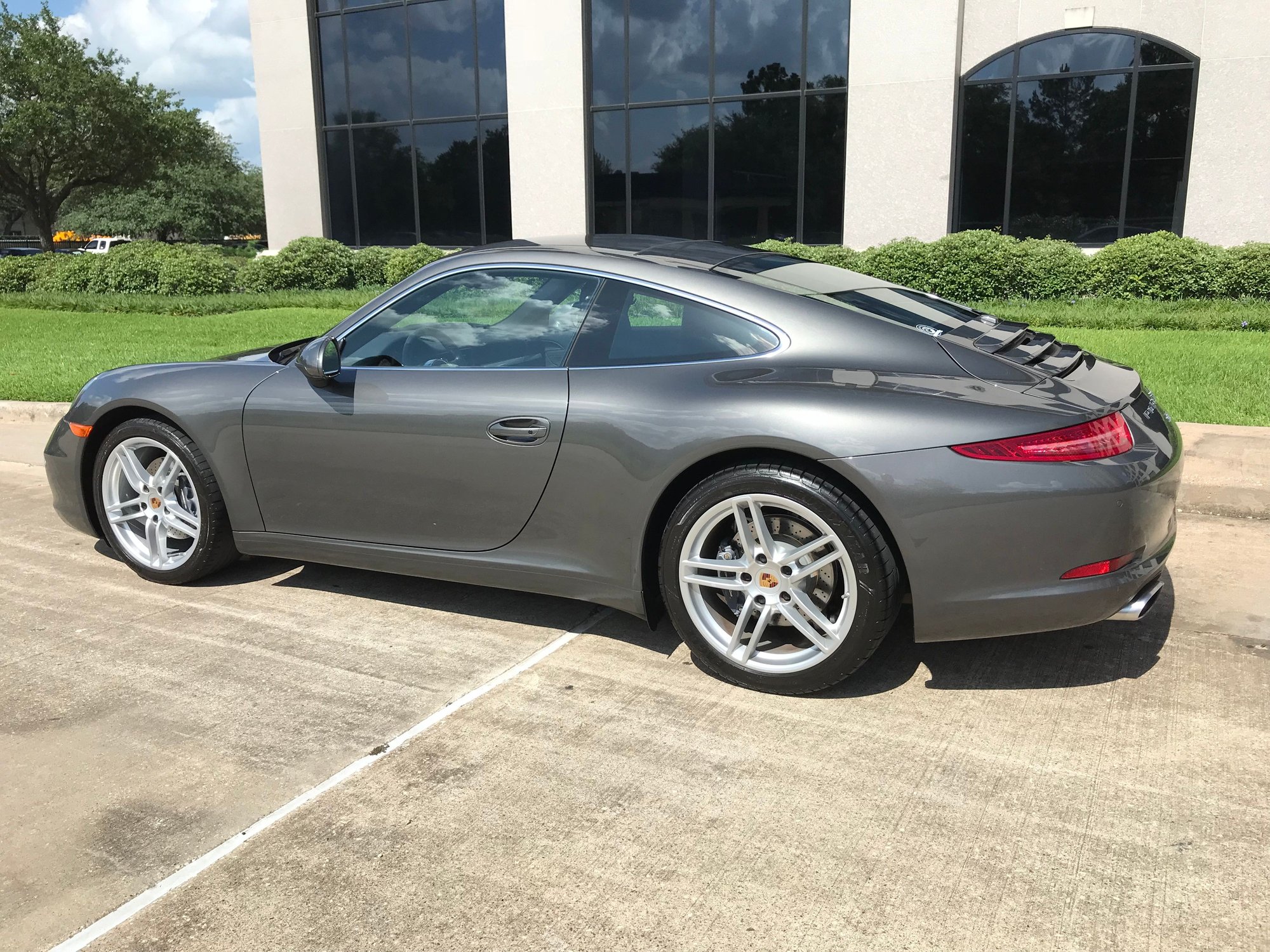 2014 Porsche 911 - 2014 911 Carrera (PDK) Low Miles, CPO to 7/2019 - Agate Gray w/ Black Interior - Used - VIN wp0aa2a96es106197 - 21,000 Miles - 6 cyl - 2WD - Automatic - Coupe - Gray - Houston, TX 77046, United States