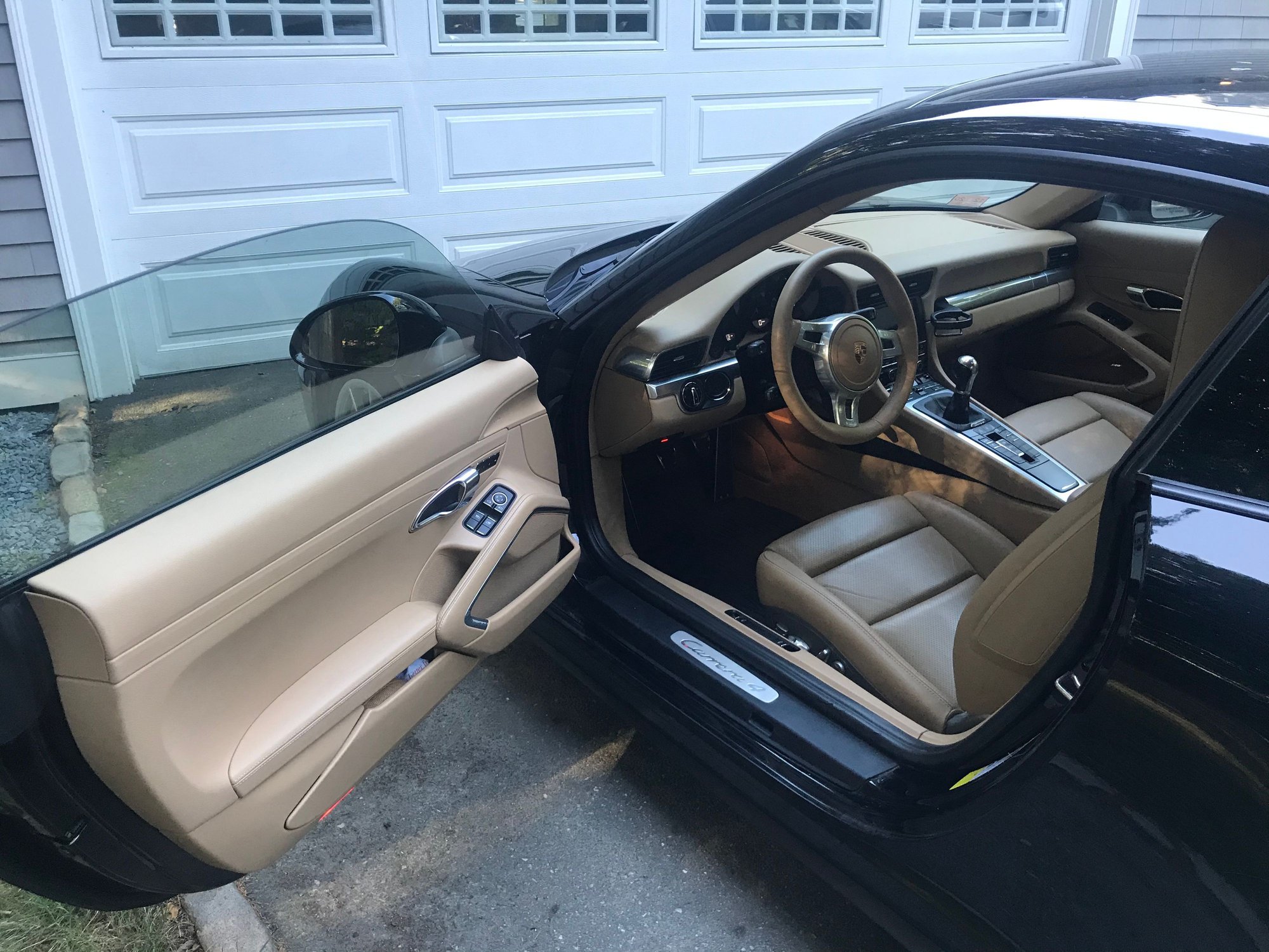 2016 Porsche 911 - 2016 Porsche Carrera 4 (C4) - Used - VIN WP0AA2A96GS106381 - 33,300 Miles - 6 cyl - AWD - Manual - Coupe - Black - North Kingstown, RI 02852, United States