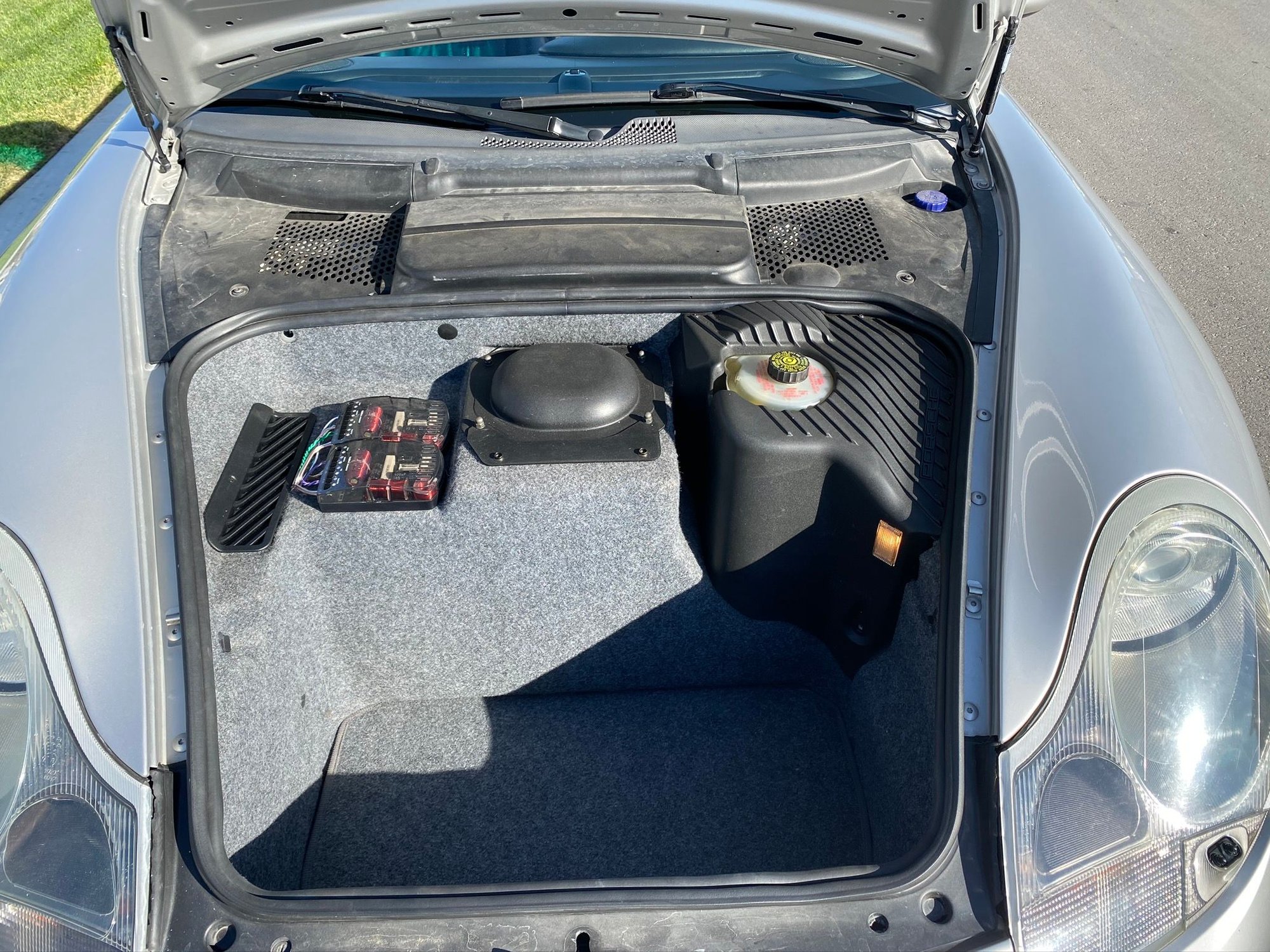 1999 Porsche 911 - 1999 Porsche 911 C4 Cabriolet Tiptronic - Used - VIN WP0CA2999XS654744 - 101,338 Miles - 6 cyl - 4WD - Automatic - Convertible - Silver - South Jordan, UT 84009, United States