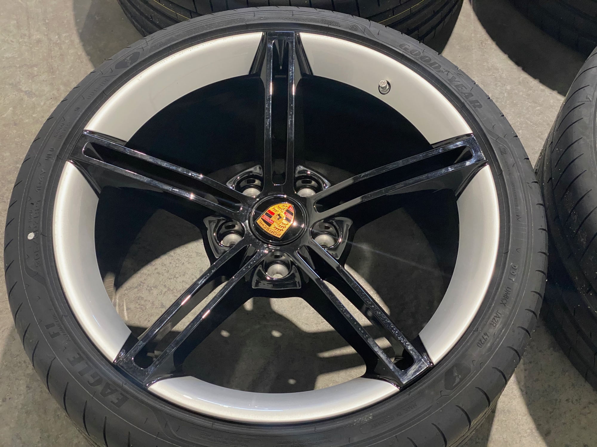 21” Porsche Taycan Mission E Design Wheel Set – CarGym