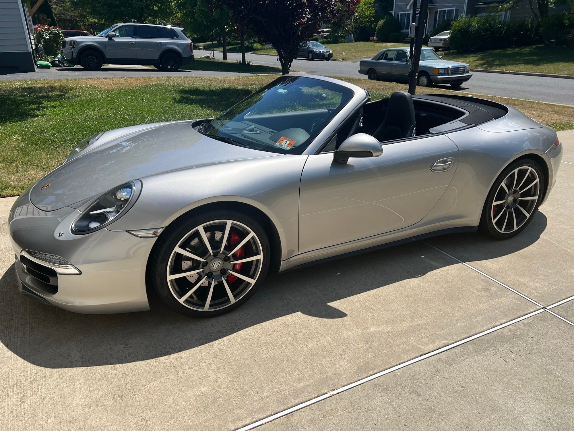 2013 Porsche 911 - 2013 991.1 C4S Cabriolet 7spd manual - Platinum Silver/black - Used - VIN WP0CB2A93DS155376 - 34,114 Miles - 6 cyl - AWD - Manual - Convertible - Silver - Shrewsbury, NJ 07702, United States