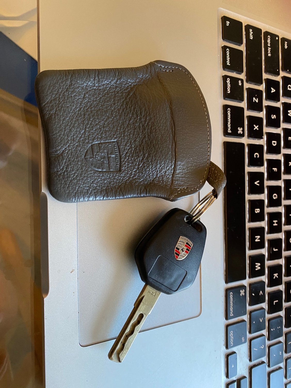 Porsche Classic Leather Key Pouch 986/996 – Porsche Exchange