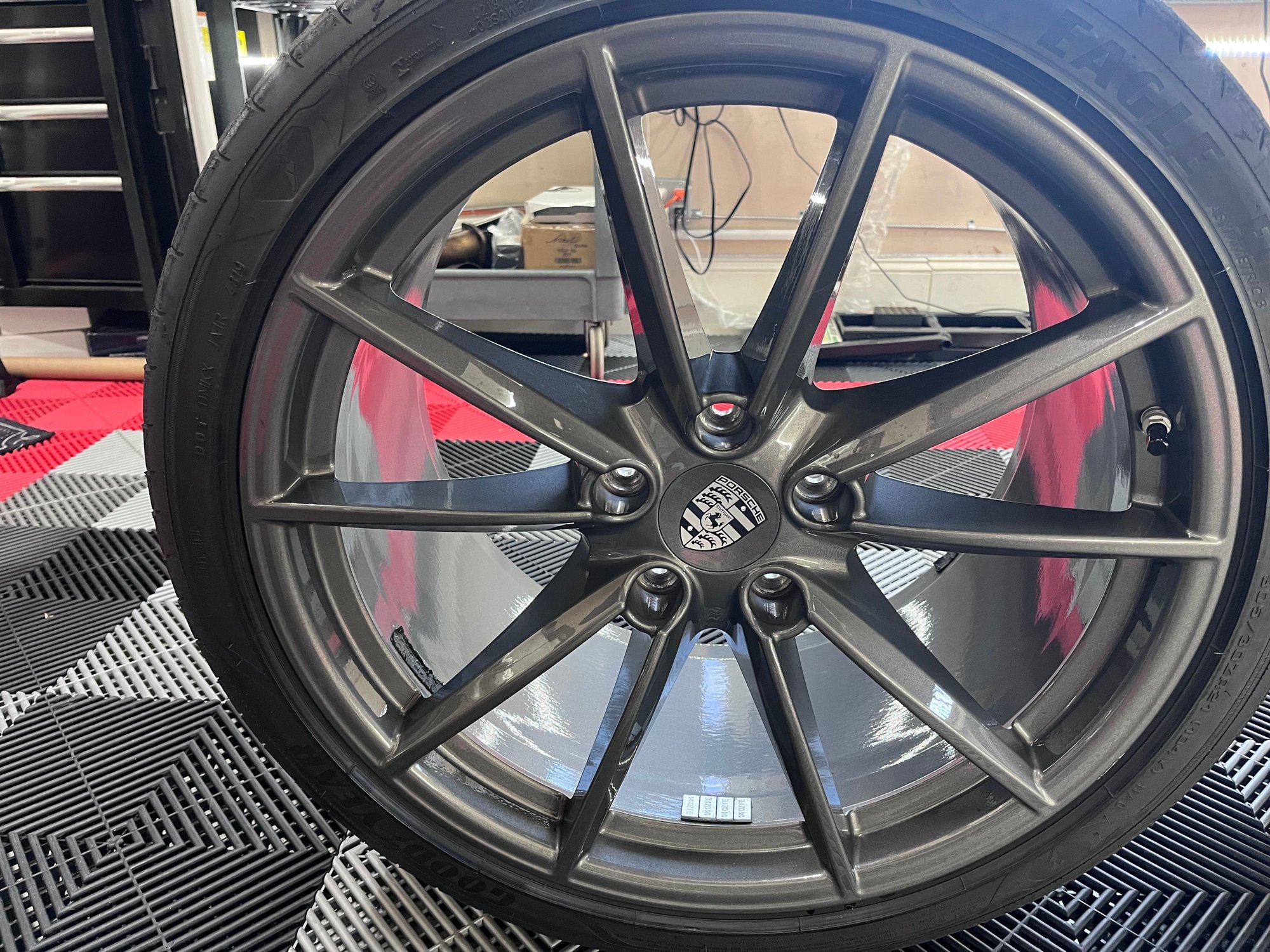 Wheels and Tires/Axles - 992 Carrera T or S 20/21 Wheels with TPMS and Center Caps - Used - 2020 to 2027 Porsche 911 - Decatuur, GA 30030, United States
